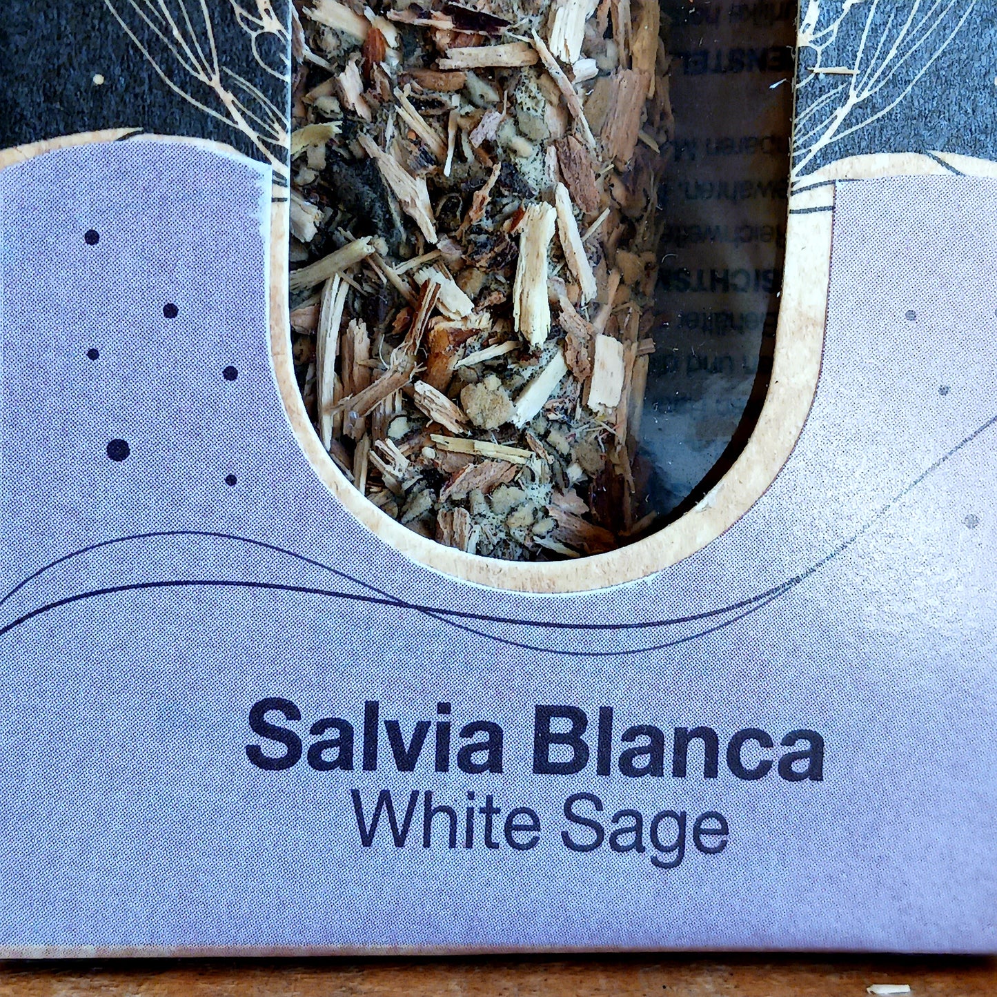 Sagrada Madre Palo Santo Sticks are a unique natural product, handcrafted in Argentina using sustainably sourced Palo Santo wood from Peru. These artisanal sticks are wrapped with carefully selected herbs and flowers, offering a deeply aromatic and purifying experience.