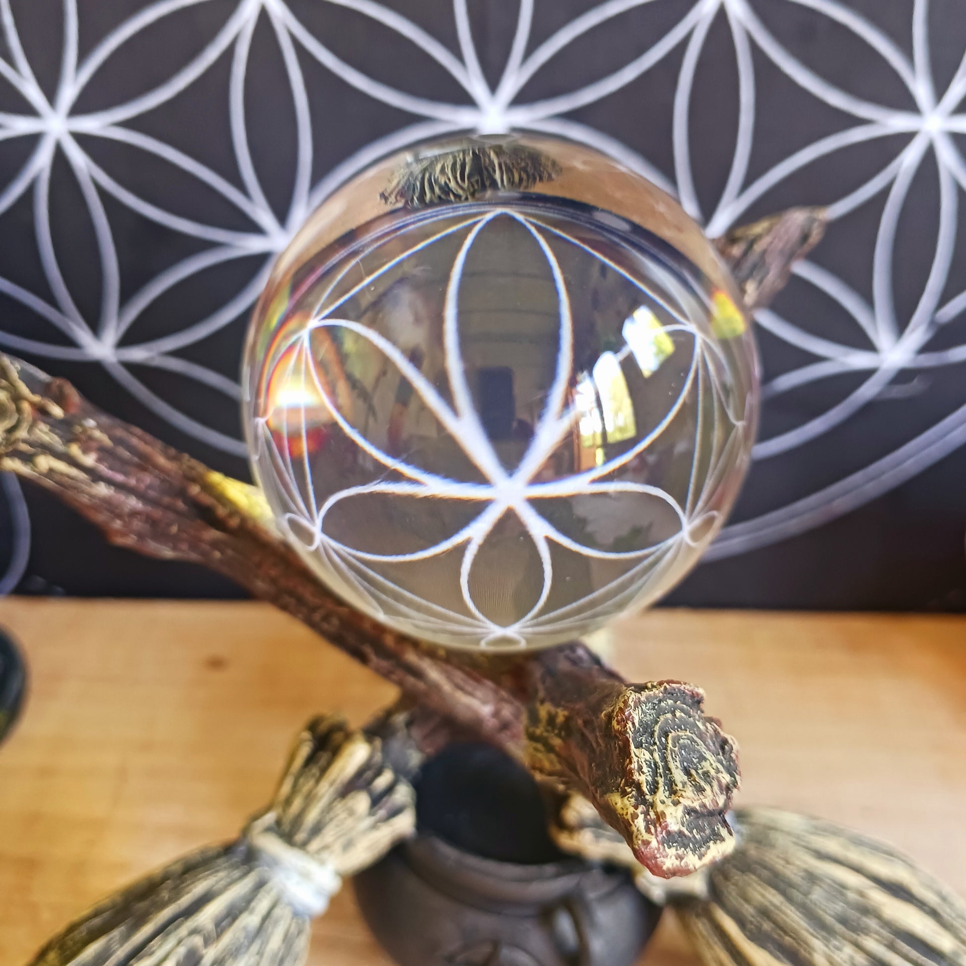 Step into the mystical world of divination with this Seers & Fortune Tellers Crystal Ball. This small flawless orbuculum measures 7cm and is flawlessly clear and spherical.  A must-have for both budding fortune tellers and seasoned practitioners of the mystical arts.