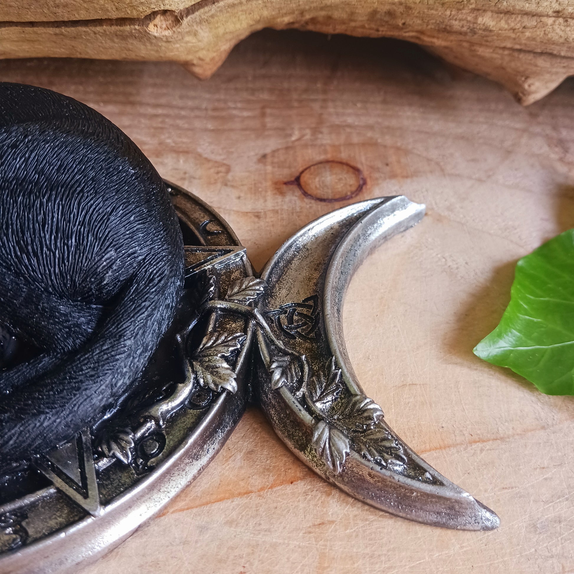 Witches Familiar Ornament | Alchemy Gifts cats