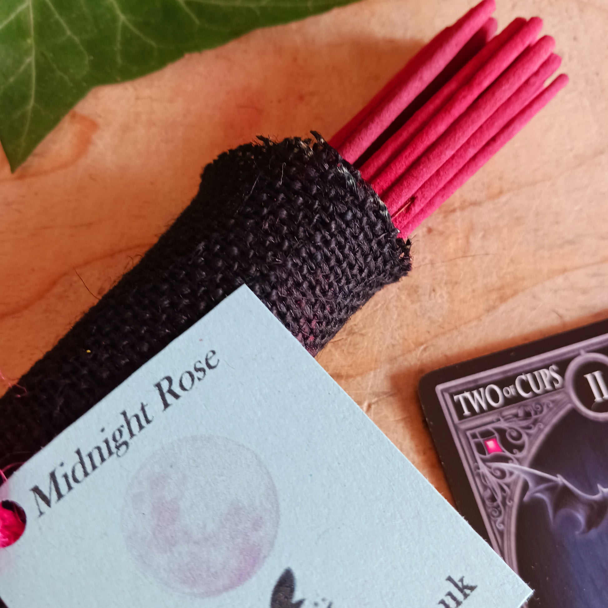 These Midnight Rose&nbsp;joss sticks are full of fragrance.&nbsp;&nbsp;Rose&nbsp;increases love, compassion and devotion and gives a sense of security and spiritual attunement. It promotes sleep, reduces anger, is gently anti-depressive, calms strife and instills a feeling of peace, happiness and confidence.