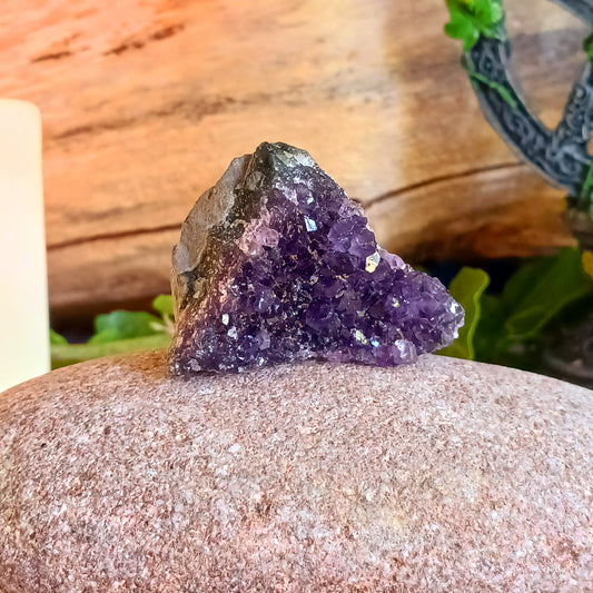 This amethyst crystal has the highest quality of the semi precious stones.