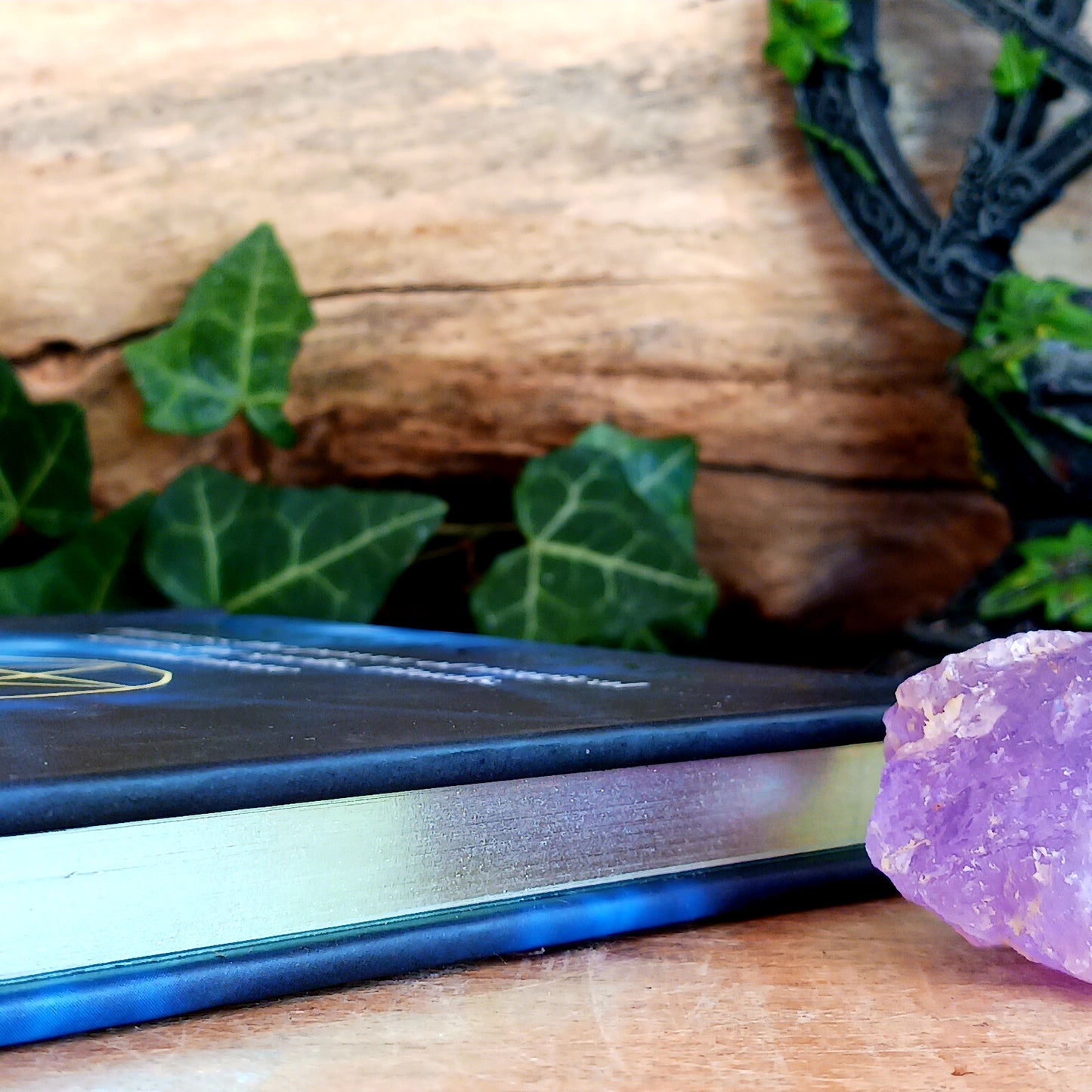 This fantastic guide, illustrated with photography and artworks, introduces you to this glittering, magical realm with simple spells and quick fixes to make the power of crystals work for you.