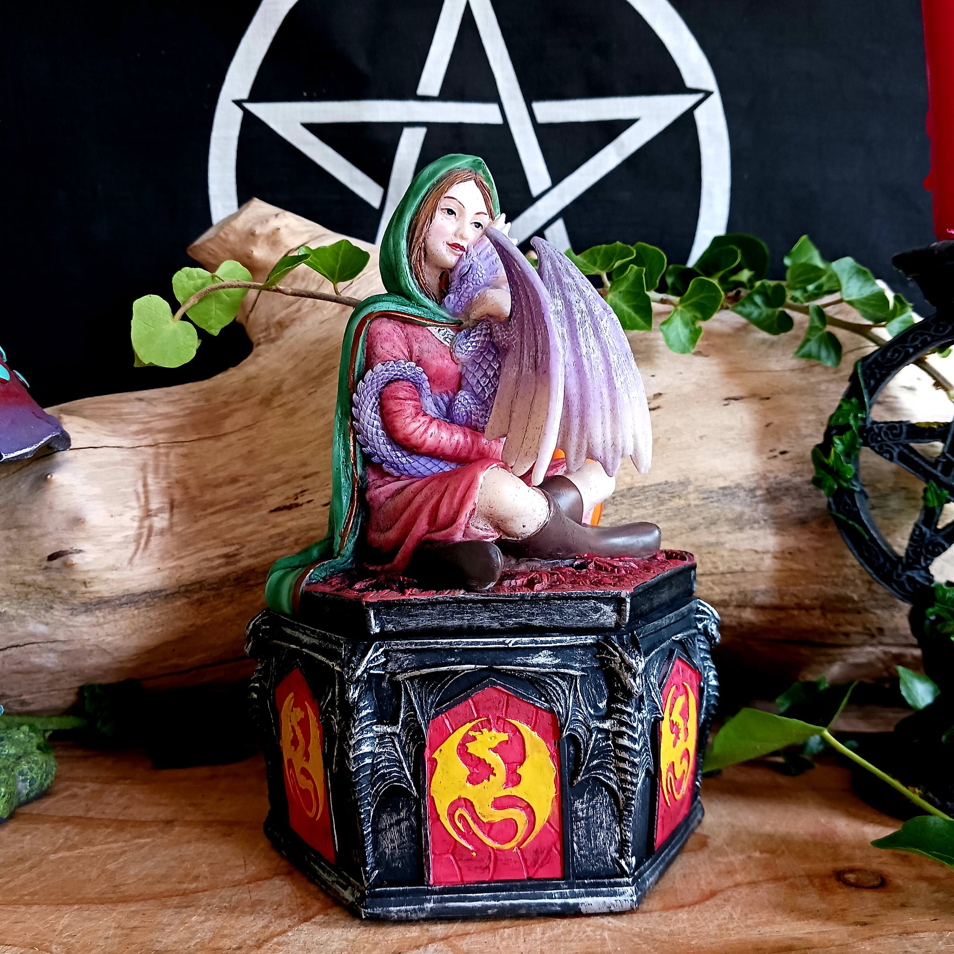 This beautifully and highly detailed resin box features an intricate figurine based on Anne Stokes' 'Safe Haven' dragon artwork, representing the warmth and comfort of fall or Autumn.