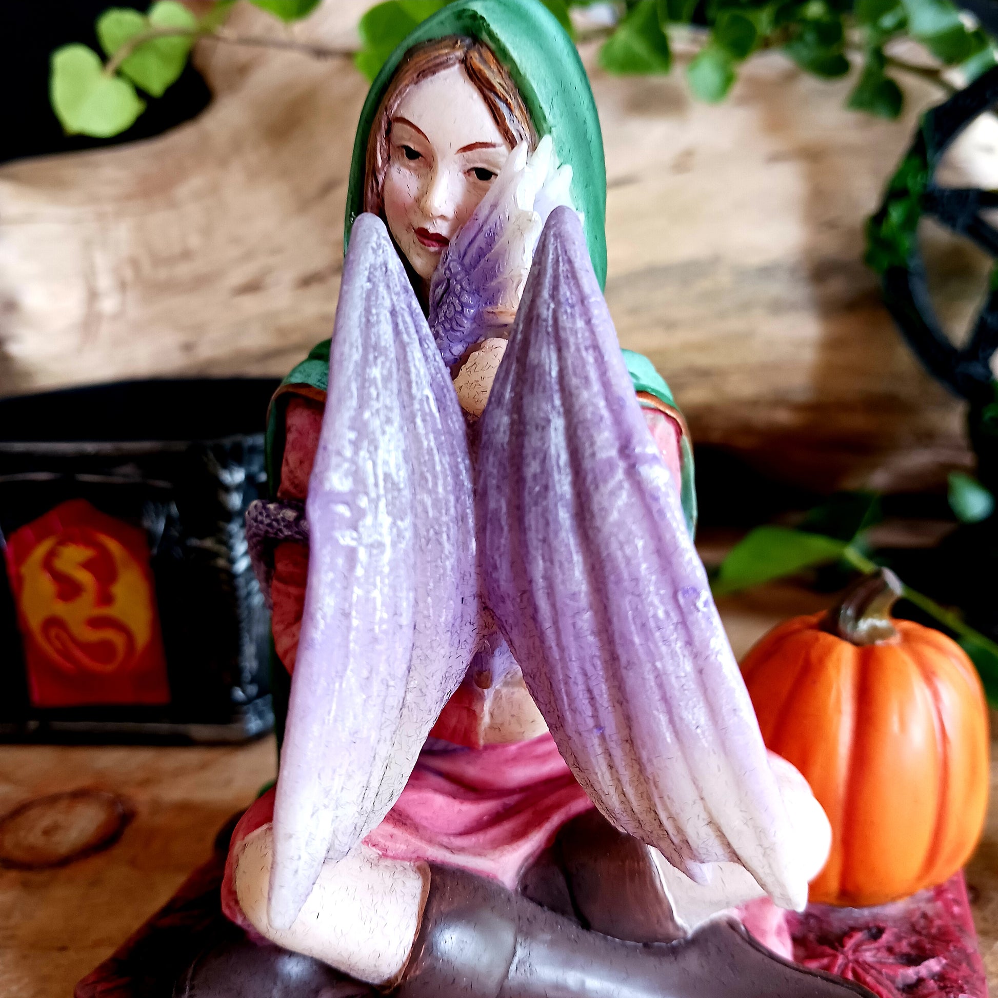 This beautifully and highly detailed resin box features an intricate figurine based on Anne Stokes' 'Safe Haven' dragon artwork, representing the warmth and comfort of fall or Autumn.