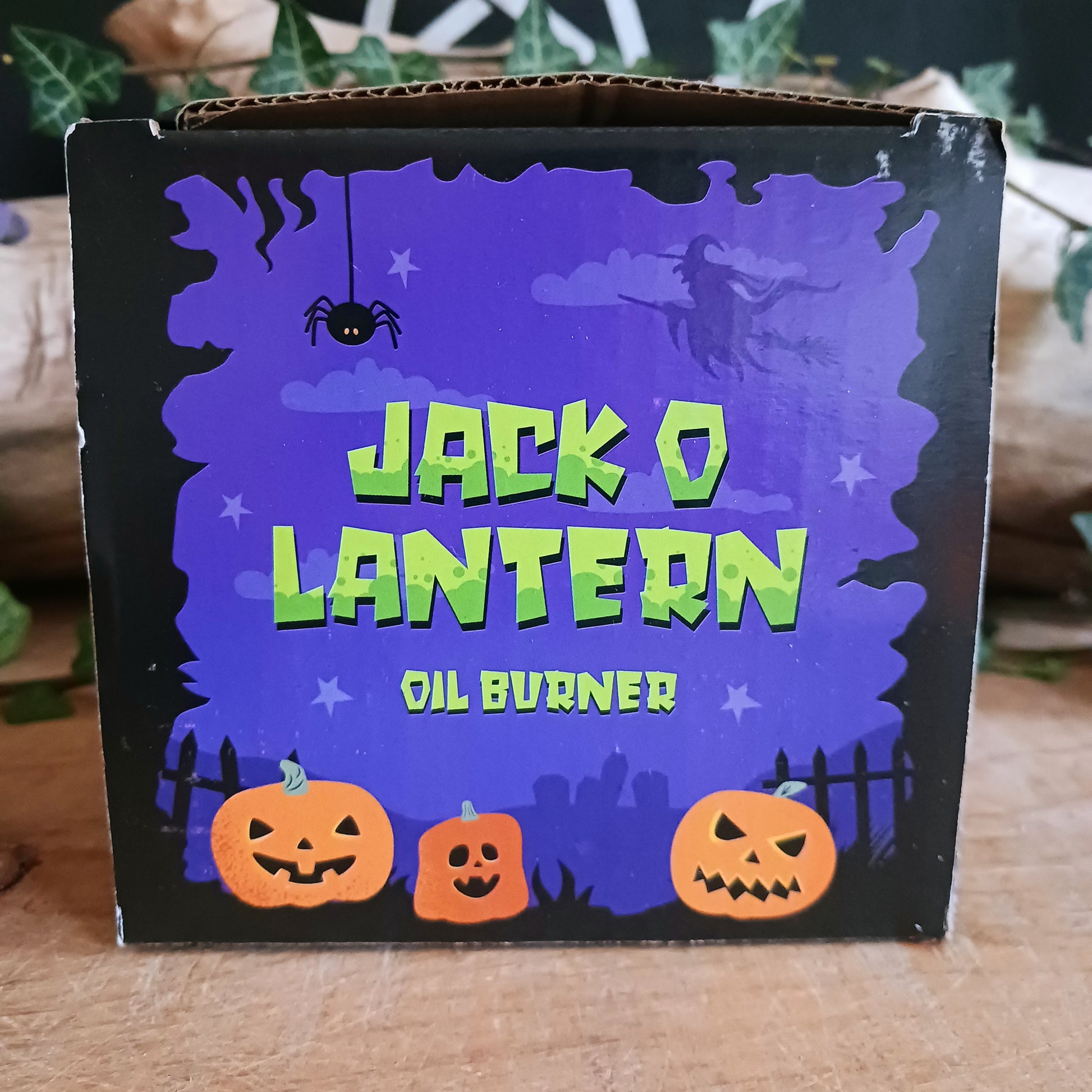 Add a touch of Halloween spirit to your home with this charming ceramic oil burner. Crafted from dolomite, this burner is both durable and stylish. Simply fill the dish with water and your favourite essential oils, light a tea light, and enjoy the soothing aroma. Alternatively, just use a spooky tealight holder.