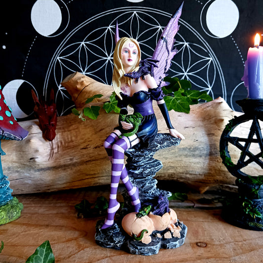 From alternative brand Nemesis Now, this enchanting Amethyst Fairy figurine is hand-painted in stunning detail, and cast in the finest resin.