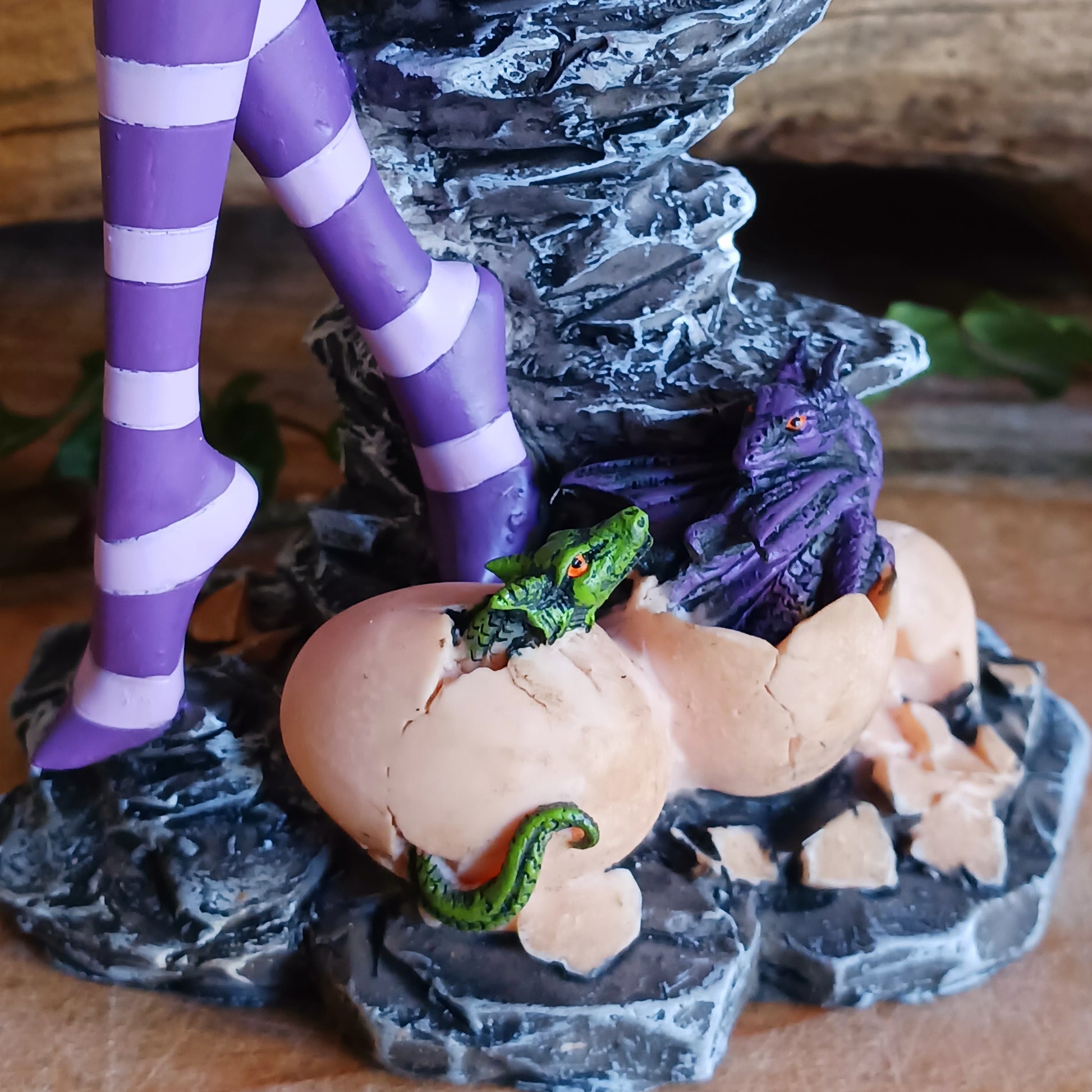 From alternative brand Nemesis Now, this enchanting Amethyst Fairy figurine is hand-painted in stunning detail, and cast in the finest resin.