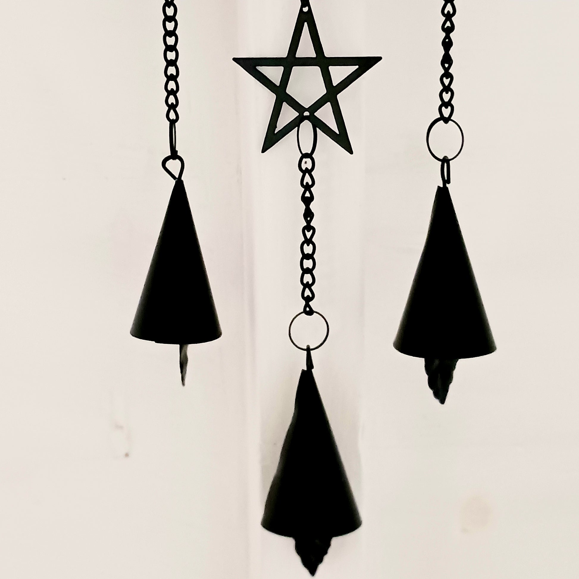 From the Alchemy England hanging decoration collection, this magic black cat face with moon phase and stars has three magical chimes!