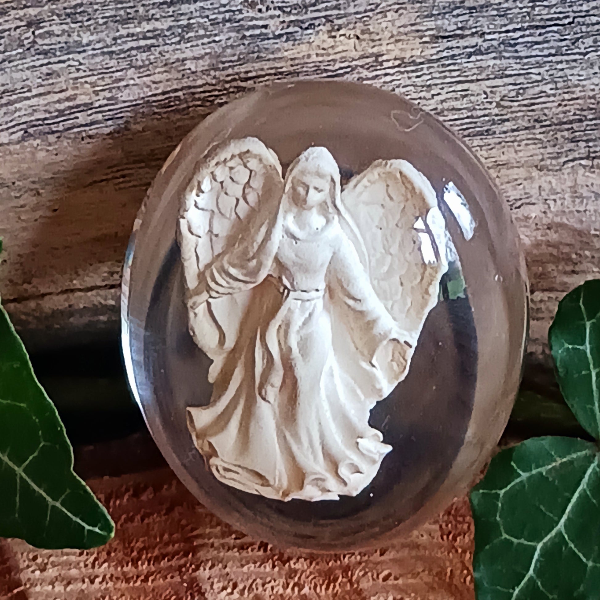 A perfect little gift to let someone know you are thinking of them. These little Angel Stones are contained in a protective see-through polymer resin making these pocket “worry stones” very robust and suitable for carrying in your pocket or purse.