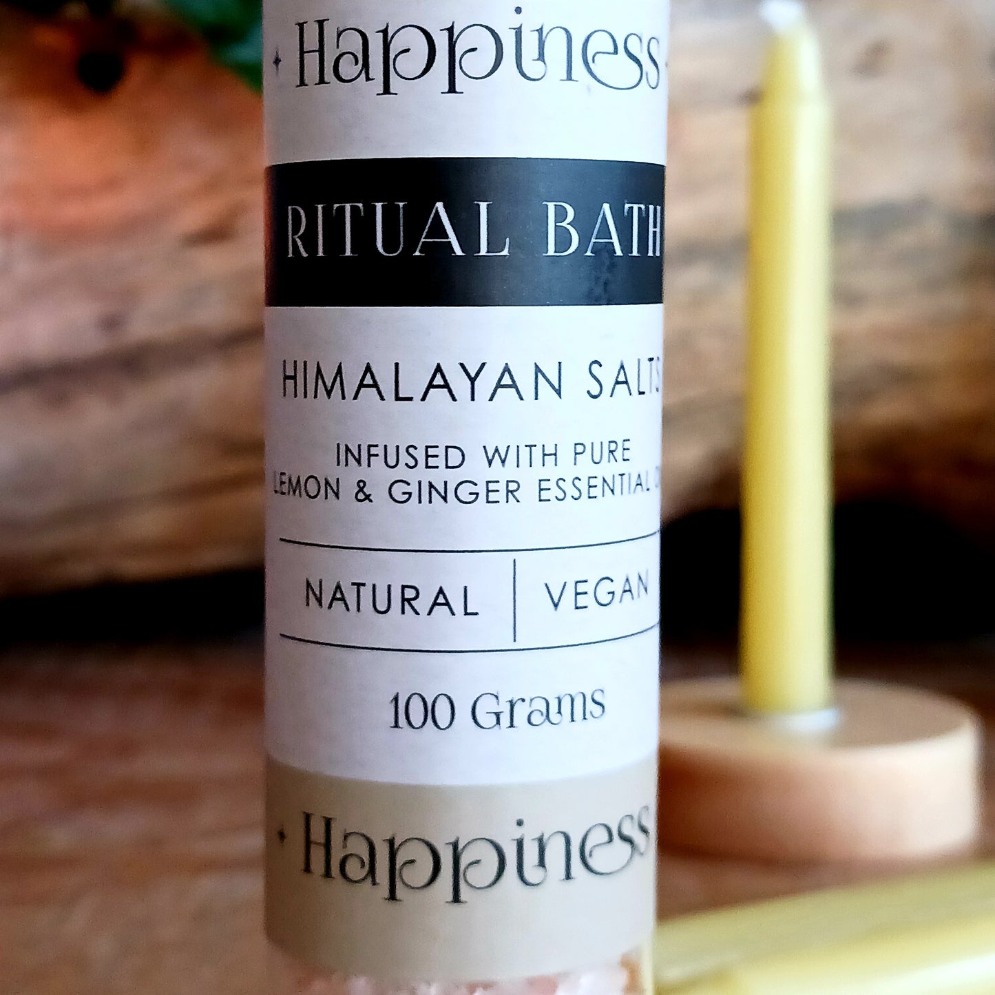 Encourage happiness, positivity and contentment with the Happiness Ritual Bath Kit. The kit features 100g of ritual bath salts, pack of 4 yellow spell candles and a candle holder.