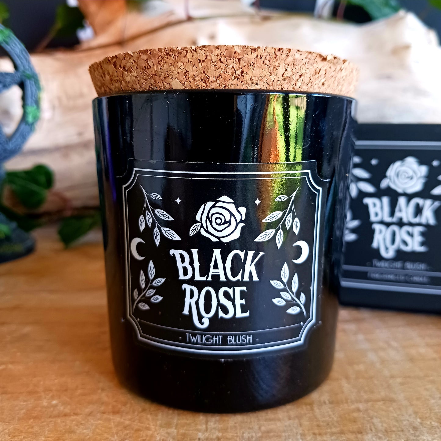 Add a little magic to your space with this bewitching ritual Black Rose candle. Featuring an enchanting scent of Twilight Rose and a mystical cork lid, this candle is idea for use in any ritual, or to give as a thoughtful gift.