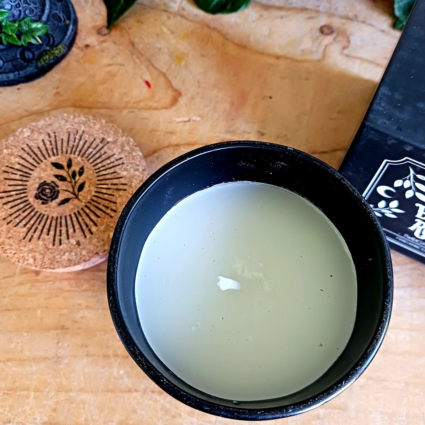 Add a little magic to your space with this bewitching ritual Black Rose candle. Featuring an enchanting scent of Twilight Rose and a mystical cork lid, this candle is idea for use in any ritual, or to give as a thoughtful gift.