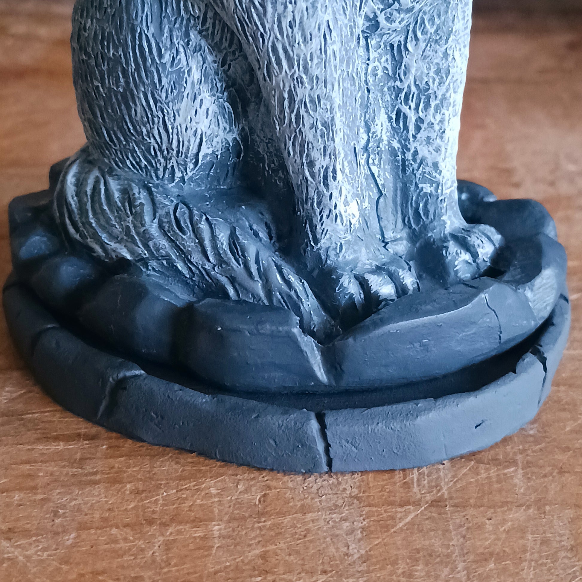 This detailed howling wolf incense cone burner has been designed by Lisa Parker. When the incense cone is burning, smoke rises from the mouth of the howling wolf.