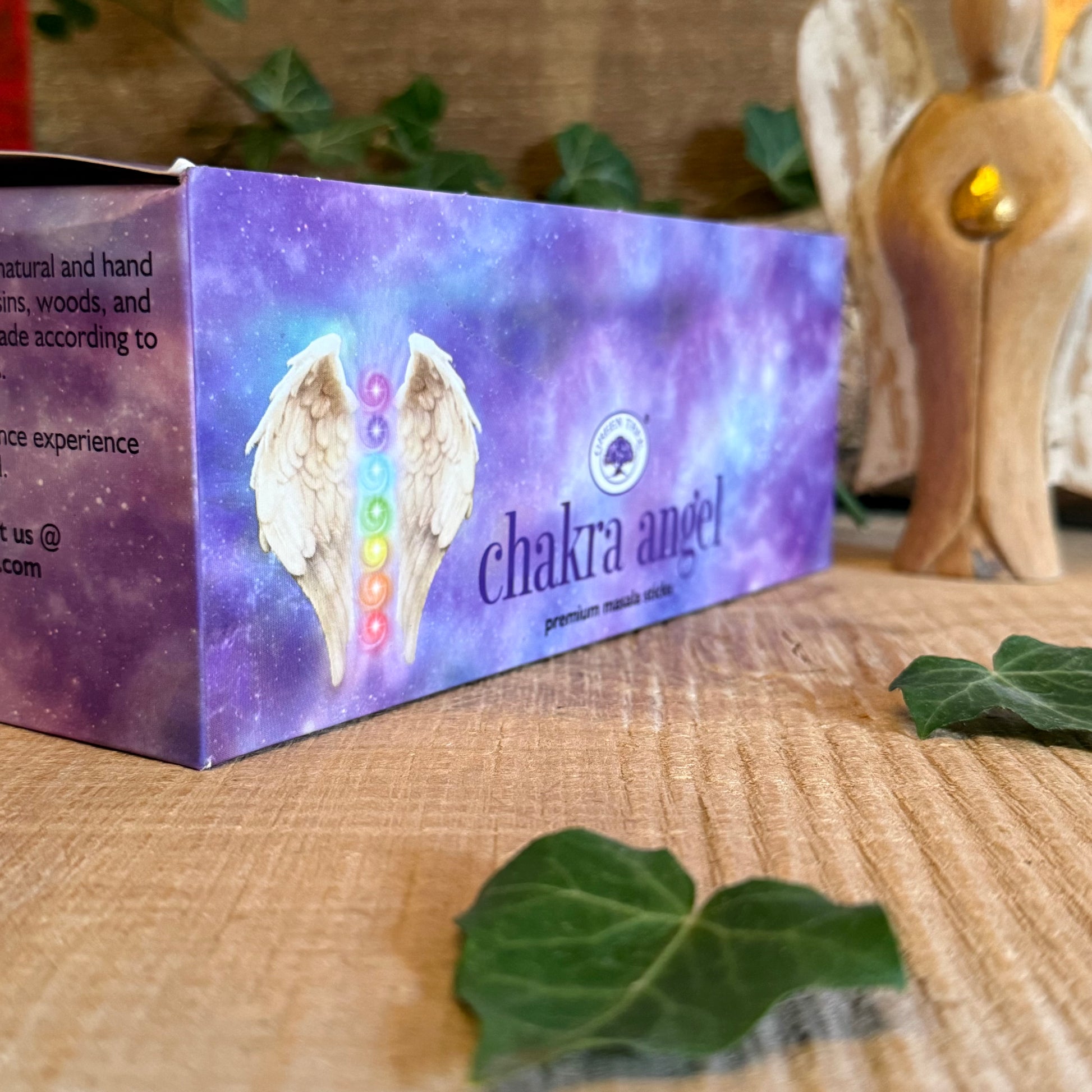 Awaken higher awareness and restore energetic balance with Green Tree Chakra Angel Hand Rolled Natural Incense Sticks, available at buddhamoon.co.uk. Each stick is handcrafted in India using traditional masala techniques to harmonise the Crown Chakra (Sahasrara)—the seventh chakra at the crown of the head, associated with wisdom, connection, and enlightenment.