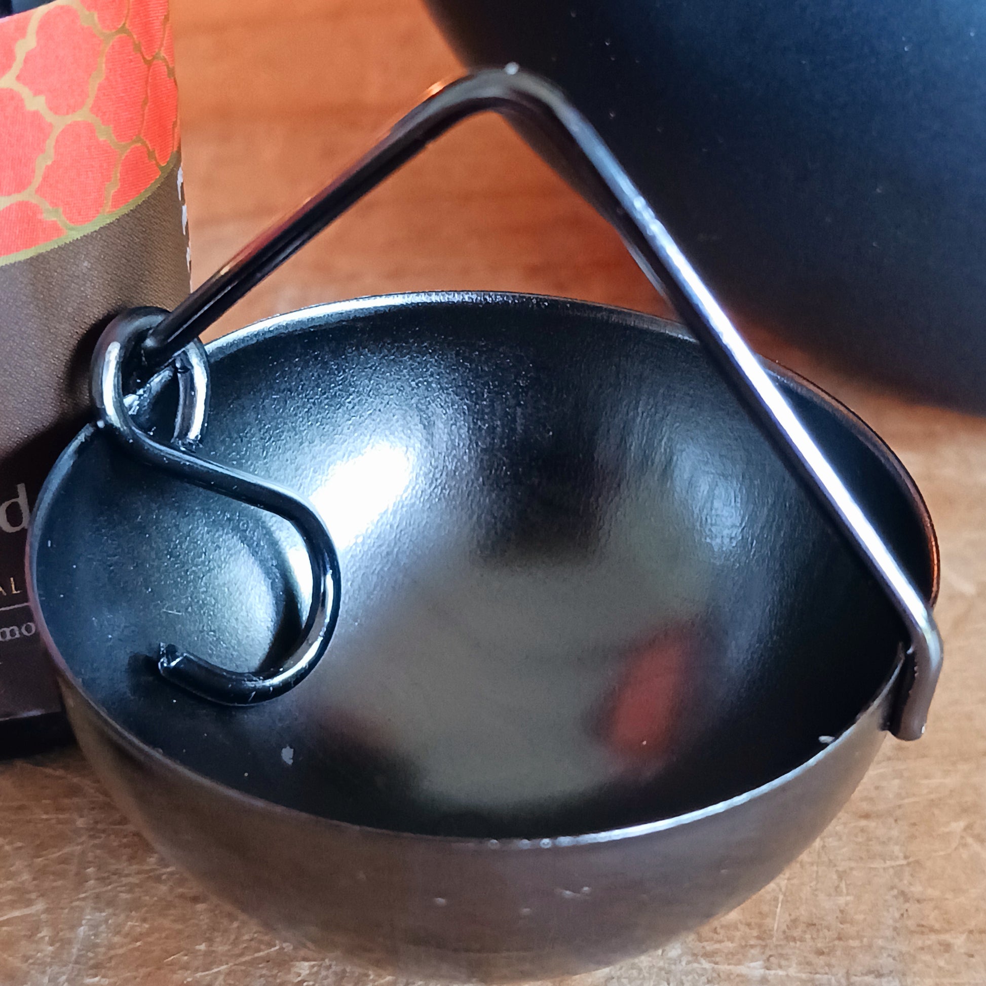 Bring a touch of midnight magic to your home with this enchanting black crescent moon oil burner. Crafted with celestial star cut-outs, it casts a soft, glowing light while infusing the air with your favorite fragrance oil. The hanging bowl design adds a whimsical charm, making it perfect for creating a cozy, dreamy atmosphere in any space. Ideal for relaxing evenings, meditation, or simply adding a mystical statement piece to your décor.