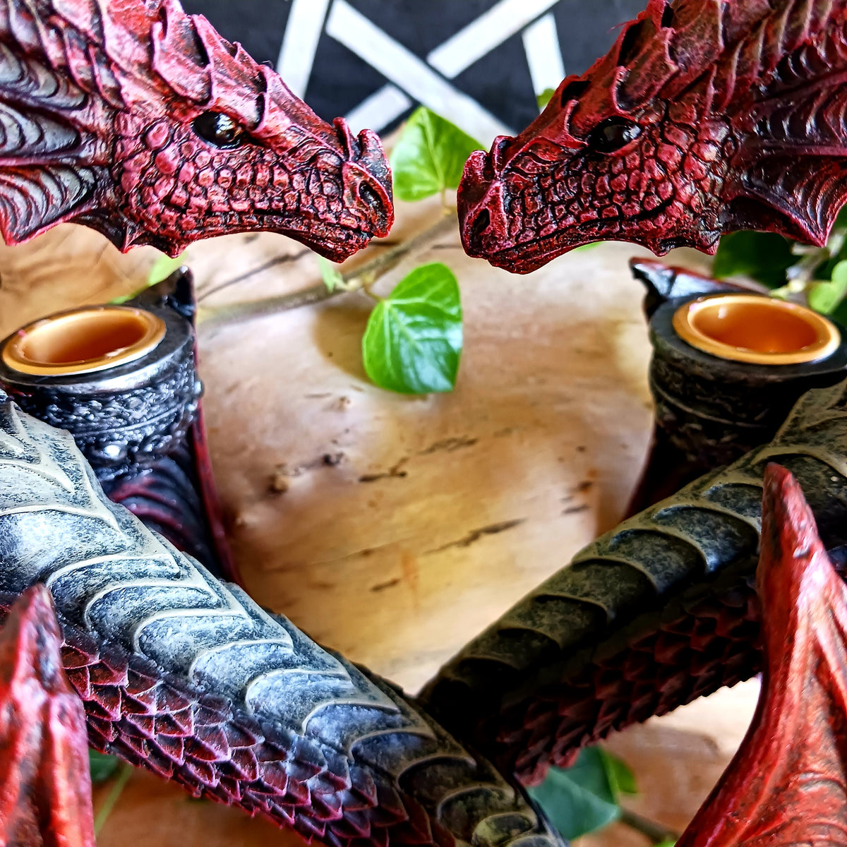 Bring a touch of dark fantasy and gothic romance to your home with this stunning Anne Stokes Dragon Heart Candle Holder, created by world-famous fantasy artist Anne Stokes and expertly crafted in resin by fantasy specialists Nemesis Now.