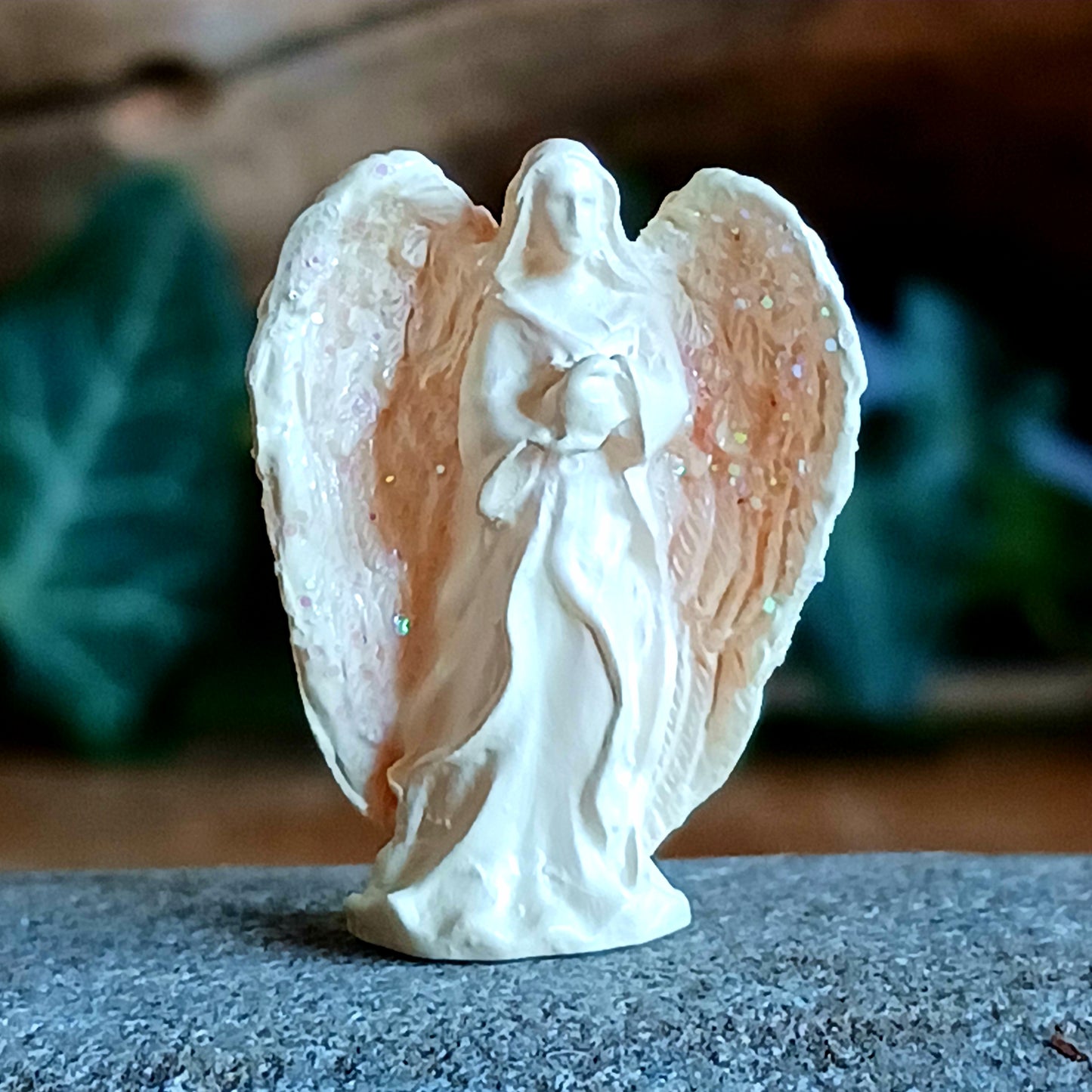 Carry a quiet reminder of hope and trust with the Tiny Amazing Angel – Faith. This beautifully detailed 2 cm pocket angel statue offers comfort and reassurance during life’s uncertain moments, reminding you to keep faith in your path and the guidance of unseen light.
