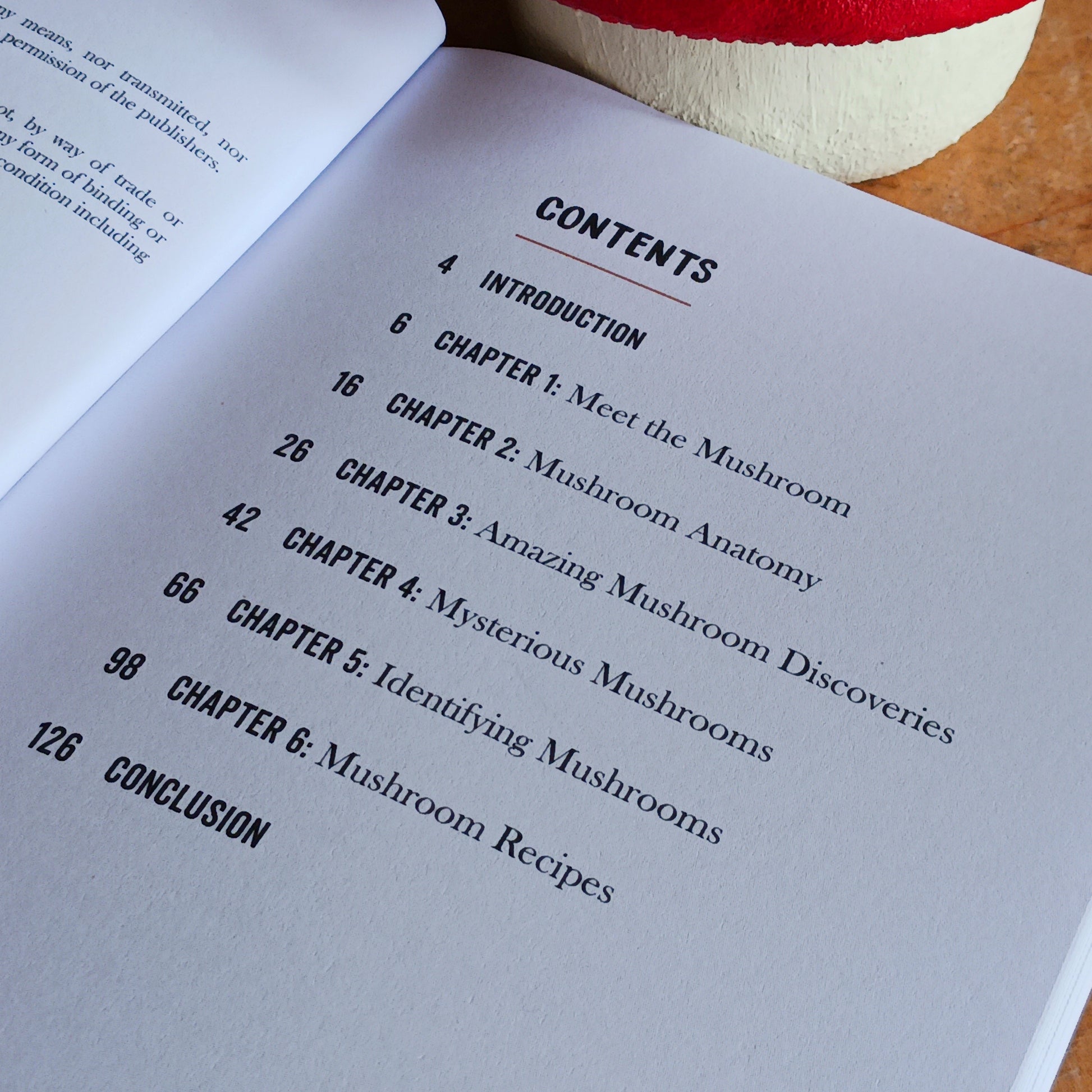 Dive into the fascinating world of mushrooms with this beautifully illustrated pocket guide. For thousands of years, fungi have captivated human imagination—serving as food, medicine, and myth.