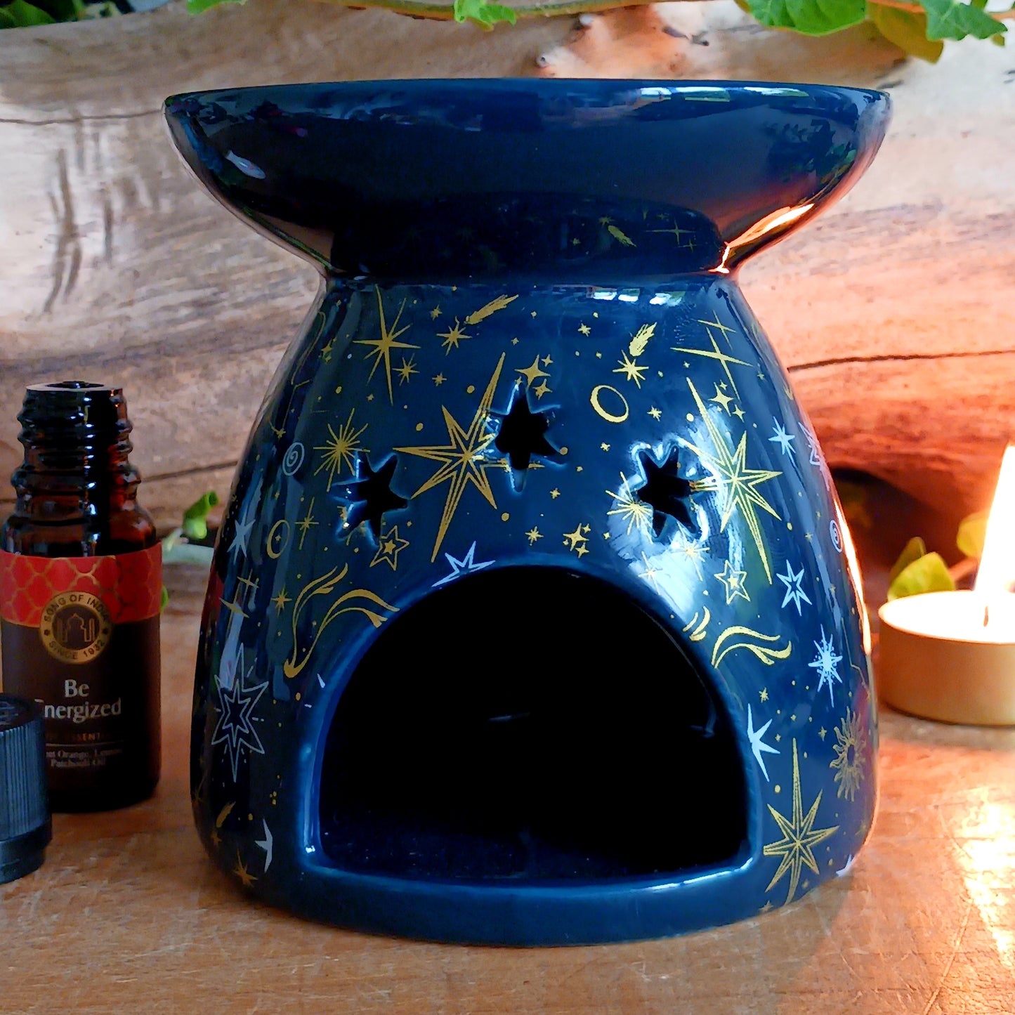 Bring a touch of celestial magic to your space with our beautifully designed ceramic oil burner and wax warmer. Featuring a captivating starry night pattern, this piece casts a warm, dreamy glow while melting wax melts or diffusing fragrance oils. Perfect for Christmas or year-round décor, it creates an inviting atmosphere in any room. 