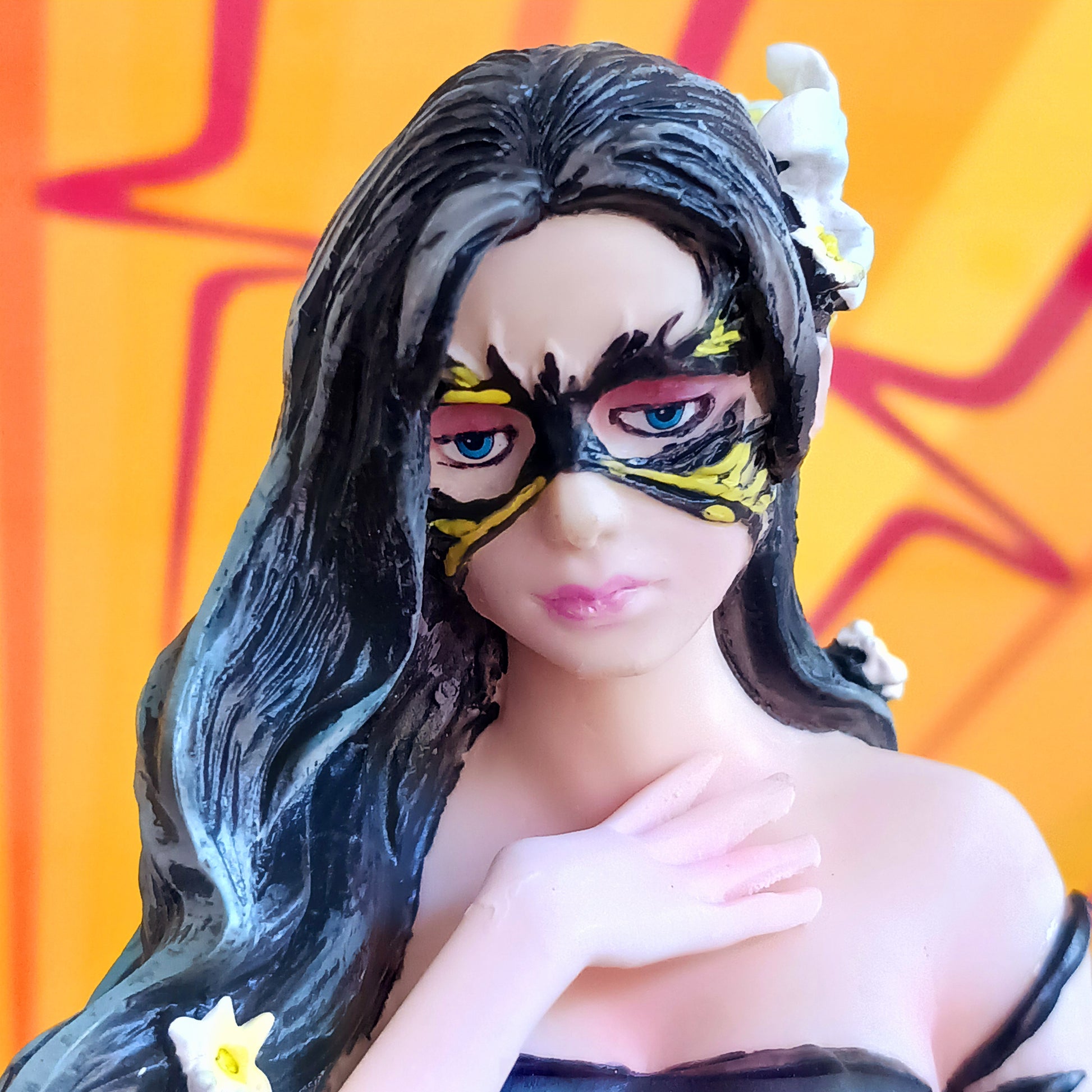 Step into a world of mystery and enchantment with this exquisite Fantasy figurine from Gothic brand Nemesis Now, inspired by the imagination of renowned artist and writer Nene Thomas.