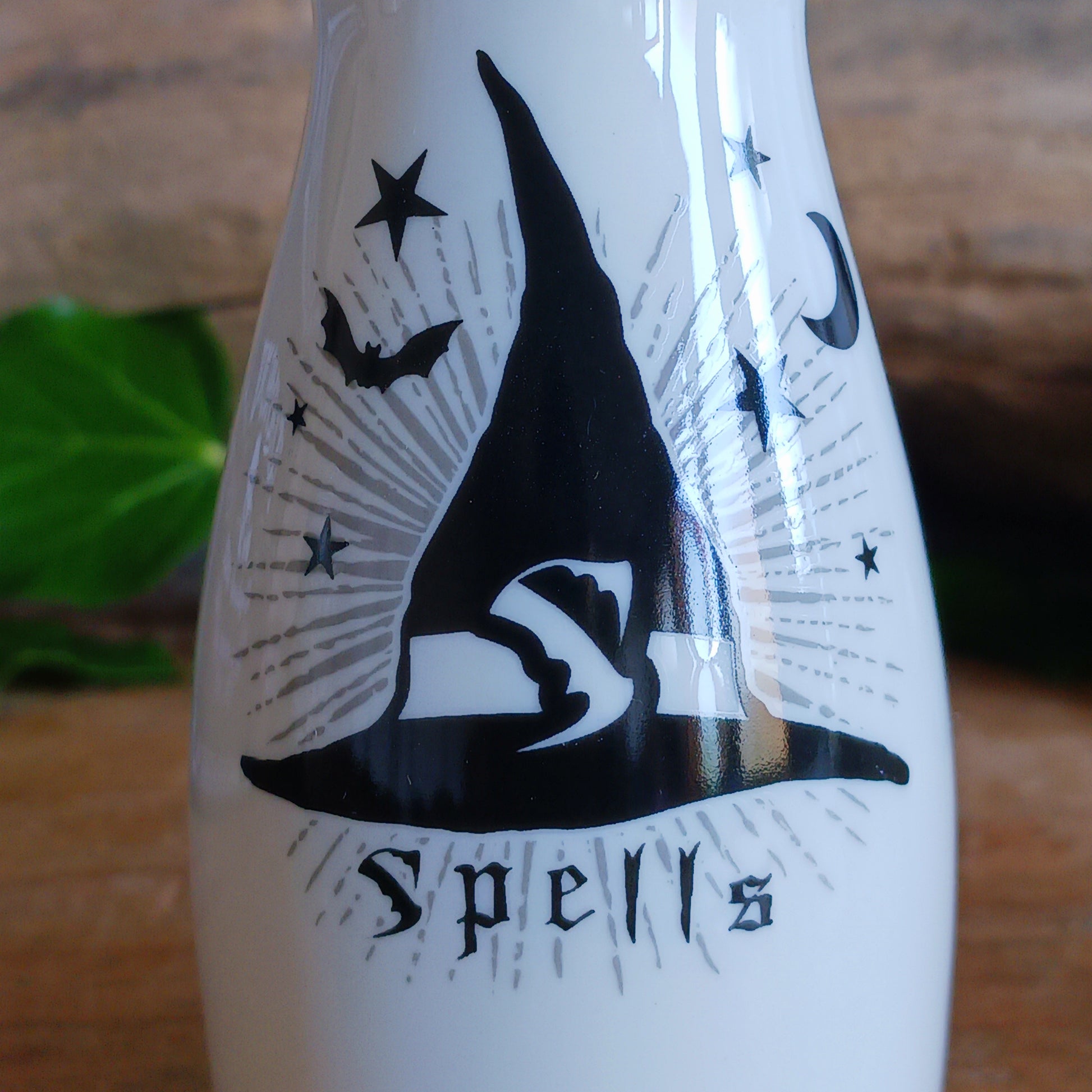 Bring dark elegance and mystical charm to your table with this Gothic-themed fine bone china salt and pepper shaker set by Alchemy England. Designed for lovers of witchy aesthetics and magical symbolism, this unique set features an engraved “S” for Spells and “P” for Potions, making it both functional and conversation-starting.