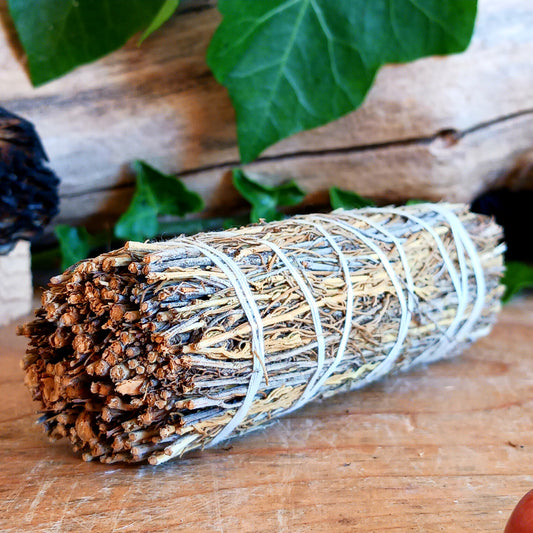 Bring balance, clarity, and positive energy into your space with our Desert Sage Smudge Stick. Known as Artemisia tridentata, Desert Sage has been used for centuries in traditional Native American smudging ceremonies to cleanse and purify. Measuring 10cm, this smudge stick is the perfect size for personal rituals, meditation practices, or thoughtful gifts.