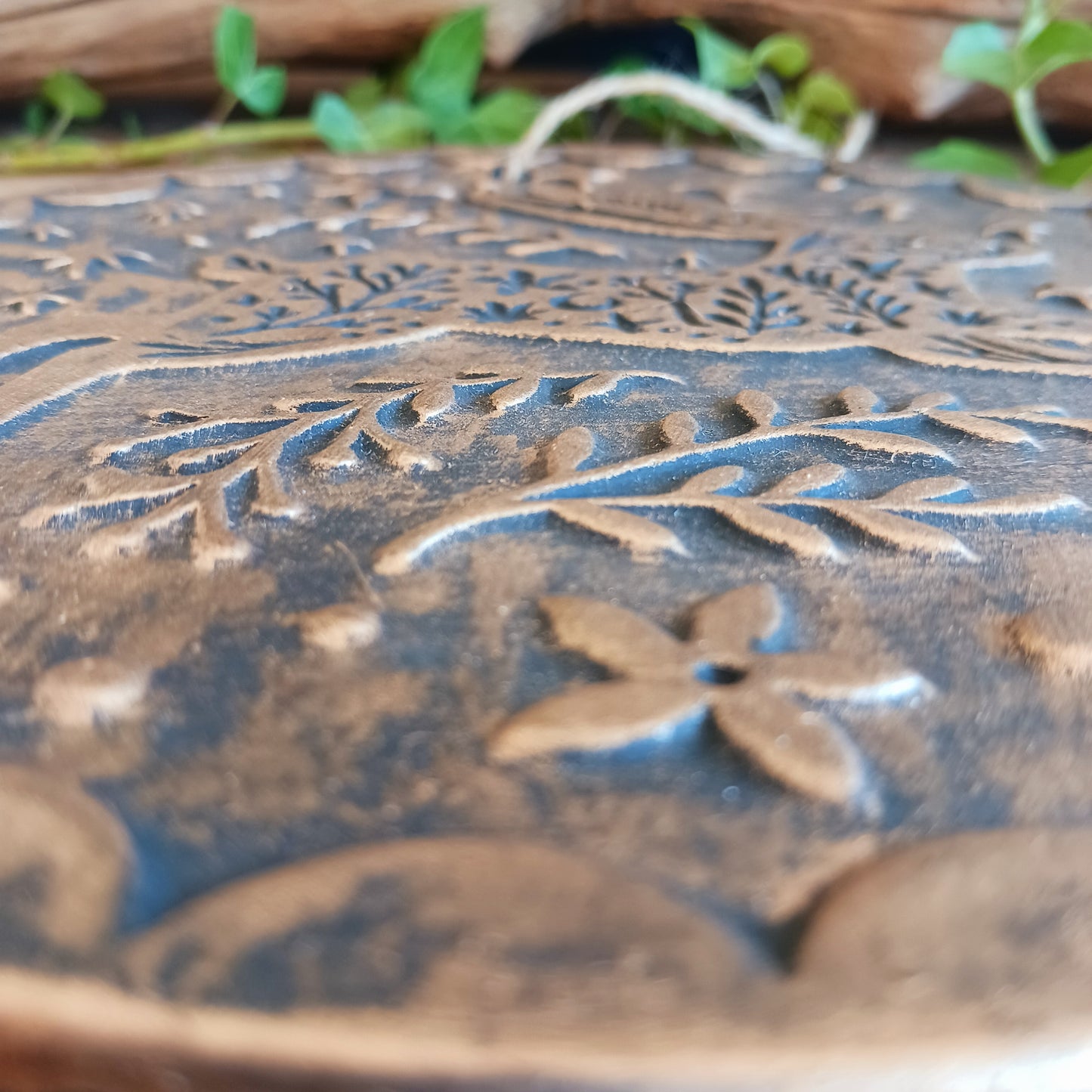 Add a touch of seasonal magic to your home or garden with this enchanting Winter Solstice Hare Hanging Plaque. Crafted from terracotta and finished with an attractive brushed bronze effect, the plaque features an elegant leaping hare surrounded by intricate botanical detailing inspired by the beauty of the natural world.