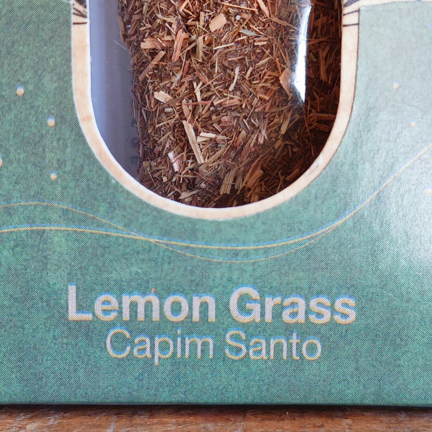 Sagrada Madre Palo Santo Sticks are a unique natural product, handcrafted in Argentina using sustainably sourced Palo Santo wood from Peru. These artisanal sticks are wrapped with carefully selected herbs and flowers, offering a deeply aromatic and purifying experience.