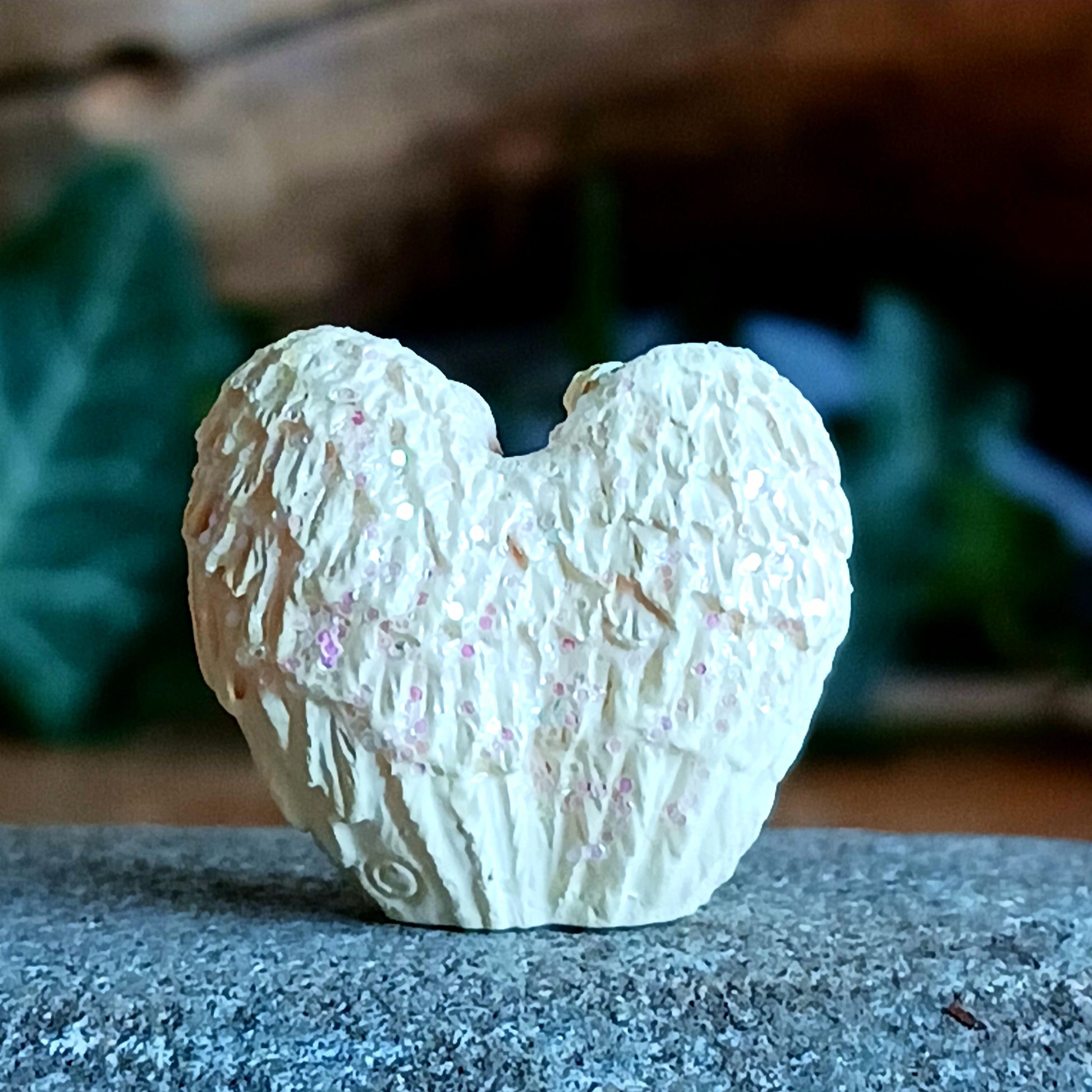 Carry a symbol of love, comfort, and divine protection wherever you go with the Tiny Amazing Angel – Love. Standing just 2 cm tall, this beautifully crafted miniature angel is a gentle reminder that you are always surrounded by light and loving guidance.