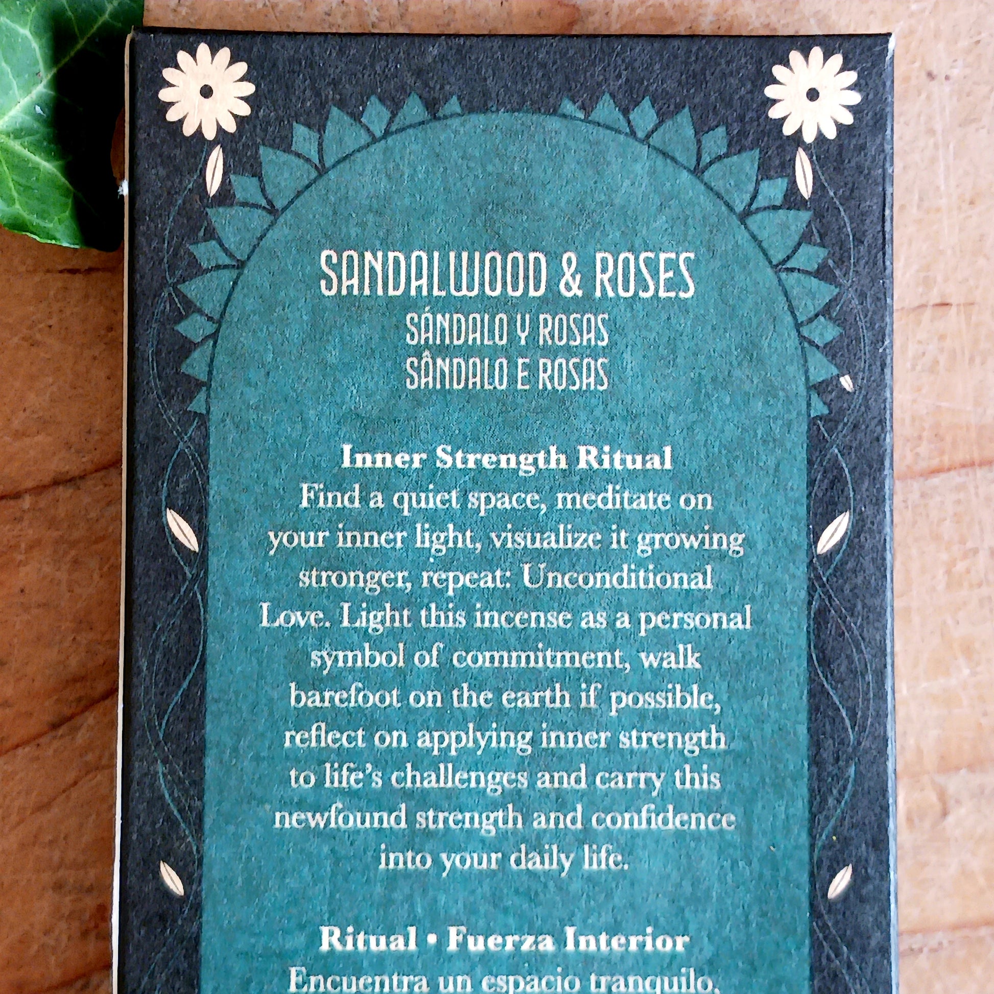 Support your journey of self-empowerment with Sagrada Madre Ritual Inner Strength incense. Handmade in Argentina, each 23 cm stick is crafted using aromatic concentrated oils, charcoal, salt, and a plant-based binder. This grounding blend is designed to help restore emotional balance and resilience.
