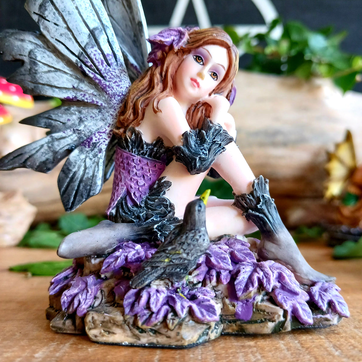 Bring a touch of wistful fantasy and autumnal magic to your home with this beautiful Nemesis Now Autumn Fairy Figurine.