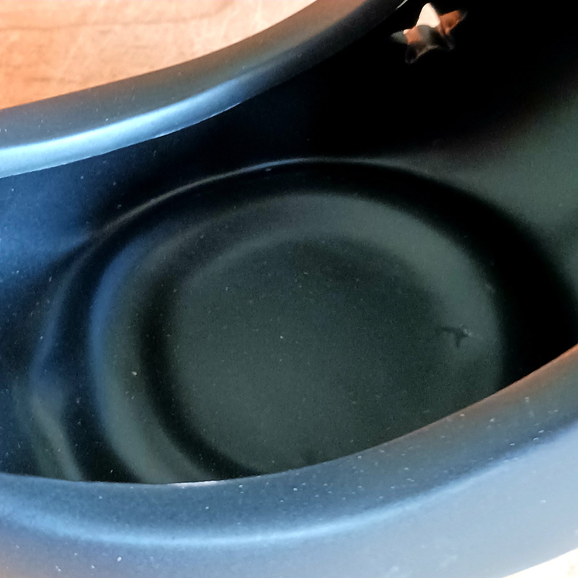 Bring a touch of midnight magic to your home with this enchanting black crescent moon oil burner. Crafted with celestial star cut-outs, it casts a soft, glowing light while infusing the air with your favorite fragrance oil. The hanging bowl design adds a whimsical charm, making it perfect for creating a cozy, dreamy atmosphere in any space. Ideal for relaxing evenings, meditation, or simply adding a mystical statement piece to your décor.