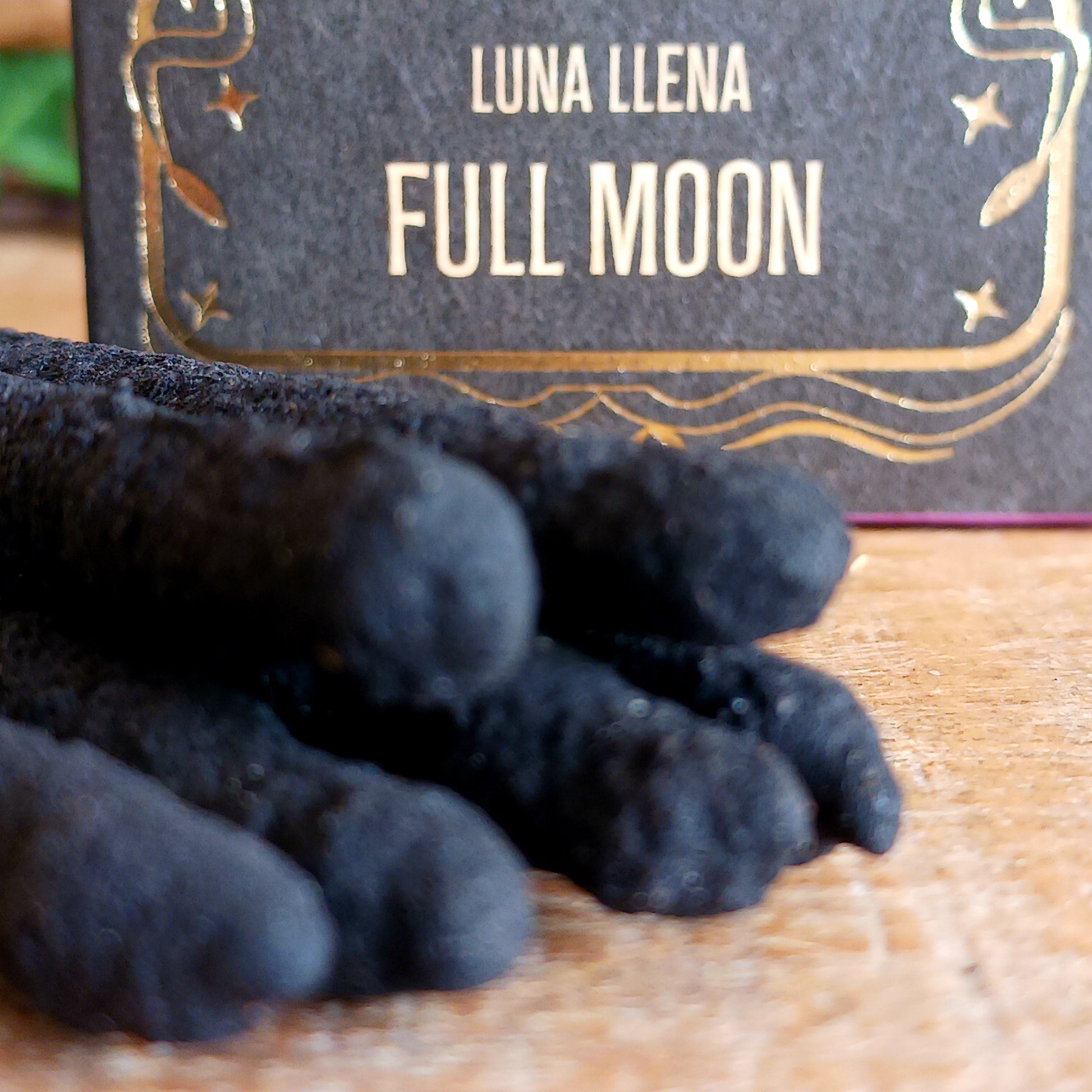 Invite magic into your full moon rituals with the Sagrada Madre Ritual Full Moon Incense. Handcrafted in Argentina, each stick is made from a natural blend of aromatic concentrated oils, charcoal, salt, and a plant-based binder.