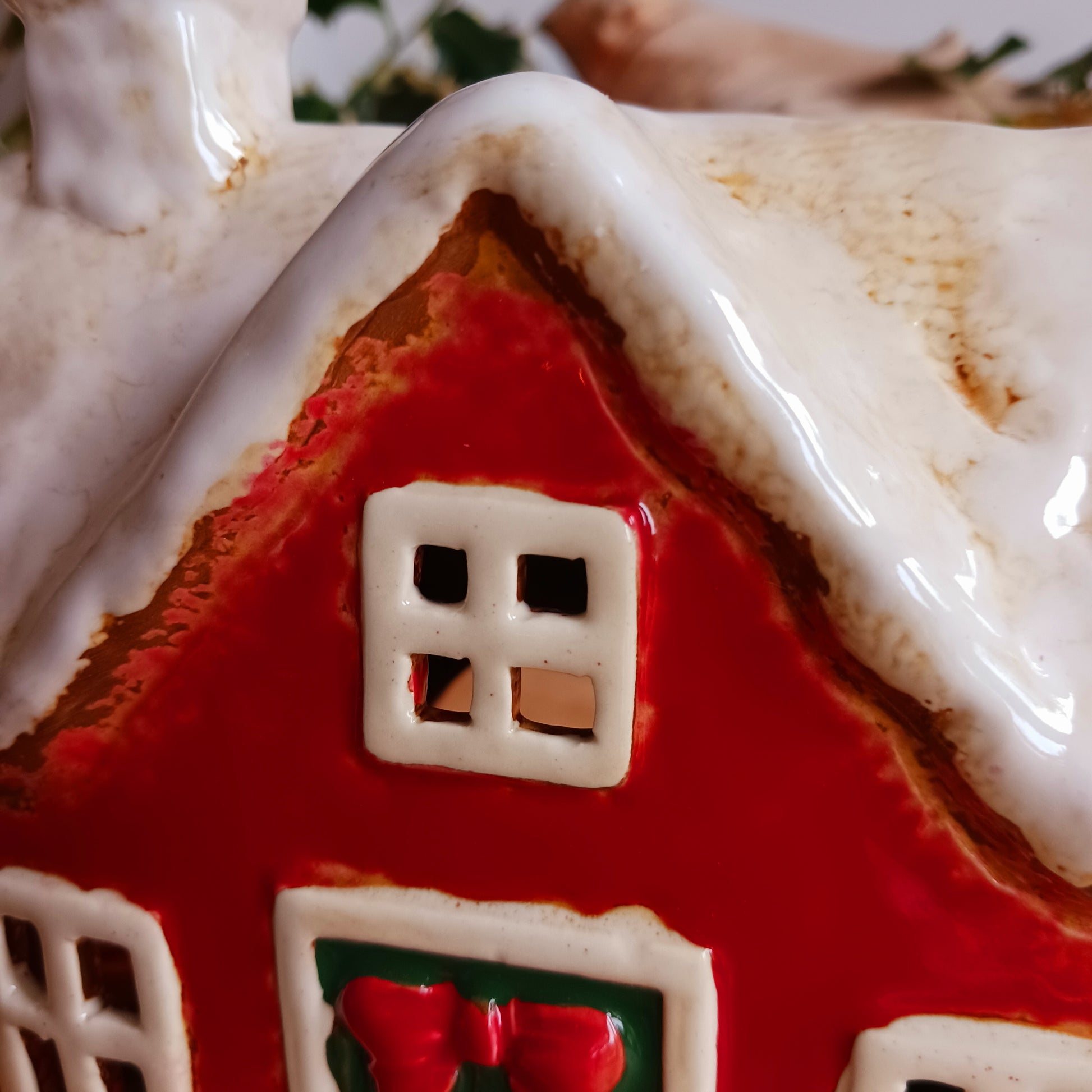 Bring timeless festive charm to your home with this hand-crafted Christmas Traditional House Tealight Holder from The Village Pottery. Carefully shaped in ceramic and finished with rustic detailing, it captures the magic of a snow-covered village scene. 