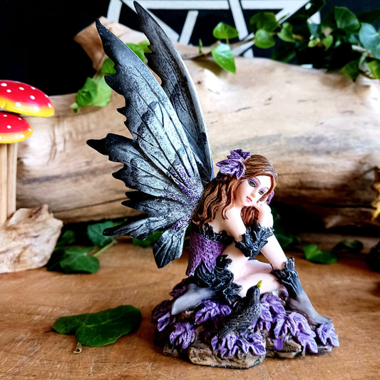 Bring a touch of wistful fantasy and autumnal magic to your home with this beautiful Nemesis Now Autumn Fairy Figurine.
