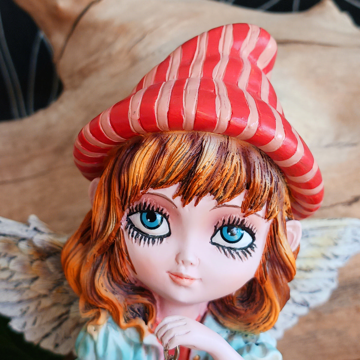 Bring the enchanting magic of autumn into your home with this Dreamweaver Autumn Fae by Nemesis Now, a whimsical vintage-inspired fairy filled with the warmth, colour and mystery of the season.