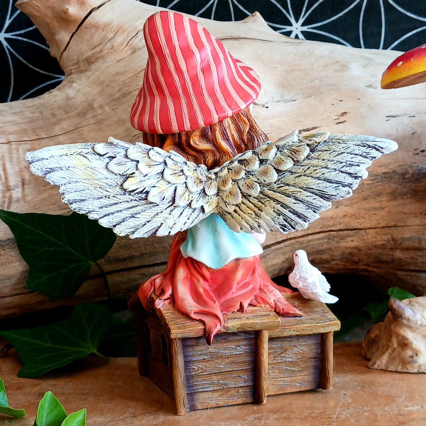 Bring the enchanting magic of autumn into your home with this Dreamweaver Autumn Fae by Nemesis Now, a whimsical vintage-inspired fairy filled with the warmth, colour and mystery of the season.