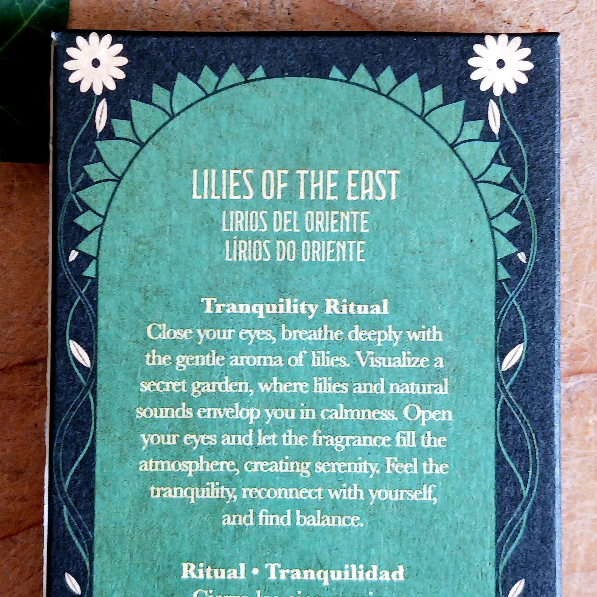 This pack includes 6 long-burning incense sticks (23 cm each), offering up to 1 hour of burn time per stick. Light one in a quiet space, close your eyes, and let the soft floral aroma transport you to a peaceful garden where lilies sway in the breeze. Ideal for meditation, energy cleansing, or creating a serene atmosphere in your home.