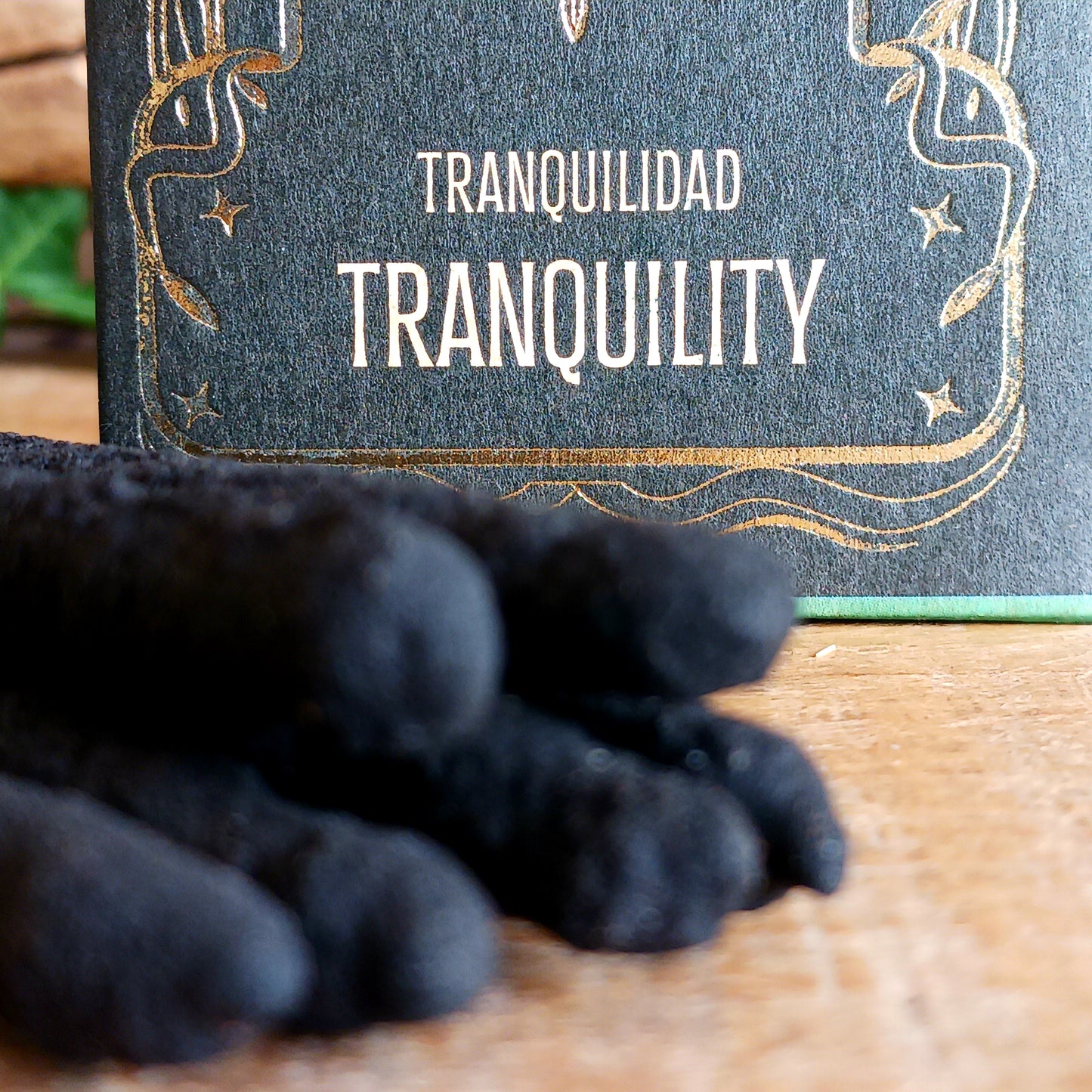 This pack includes 6 long-burning incense sticks (23 cm each), offering up to 1 hour of burn time per stick. Light one in a quiet space, close your eyes, and let the soft floral aroma transport you to a peaceful garden where lilies sway in the breeze. Ideal for meditation, energy cleansing, or creating a serene atmosphere in your home.