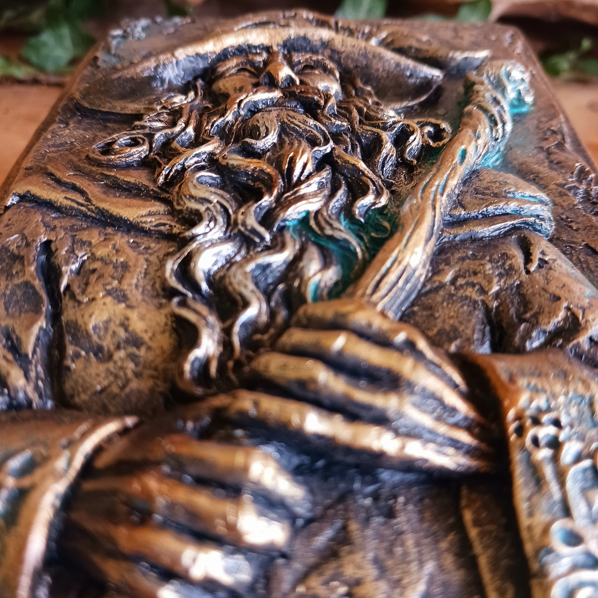 Bring a little magic and mystery into your home with the enchanting Wizard’s Hoard Box. Featuring a beautifully sculpted wizard clutching a magical staff, this decorative trinket box is surrounded by intricate mystical detailing and finished in a rich, antique gold-like colour.