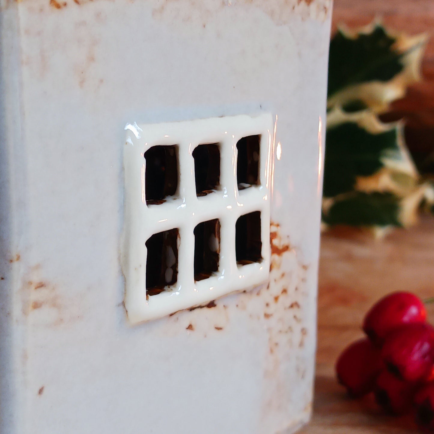 Bring the charm of traditional village life into your home with the Royal Oak Pub Ceramic Tealight Holder. Handcrafted in the Village Pottery workshop, this timeless piece features intricate detailing and rustic finishes inspired by a classic village pub.