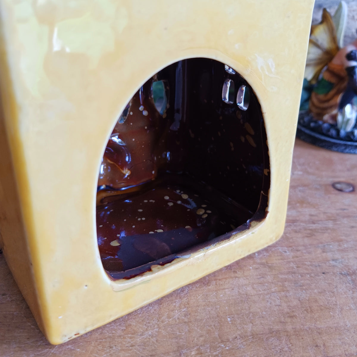Bring a little village charm into your home with this delightful Village Pottery Boutique Tealight Holder. Hand-crafted in ceramic and beautifully hand-painted, this charming miniature shop makes a lovely decorative feature both with or without a candle.
