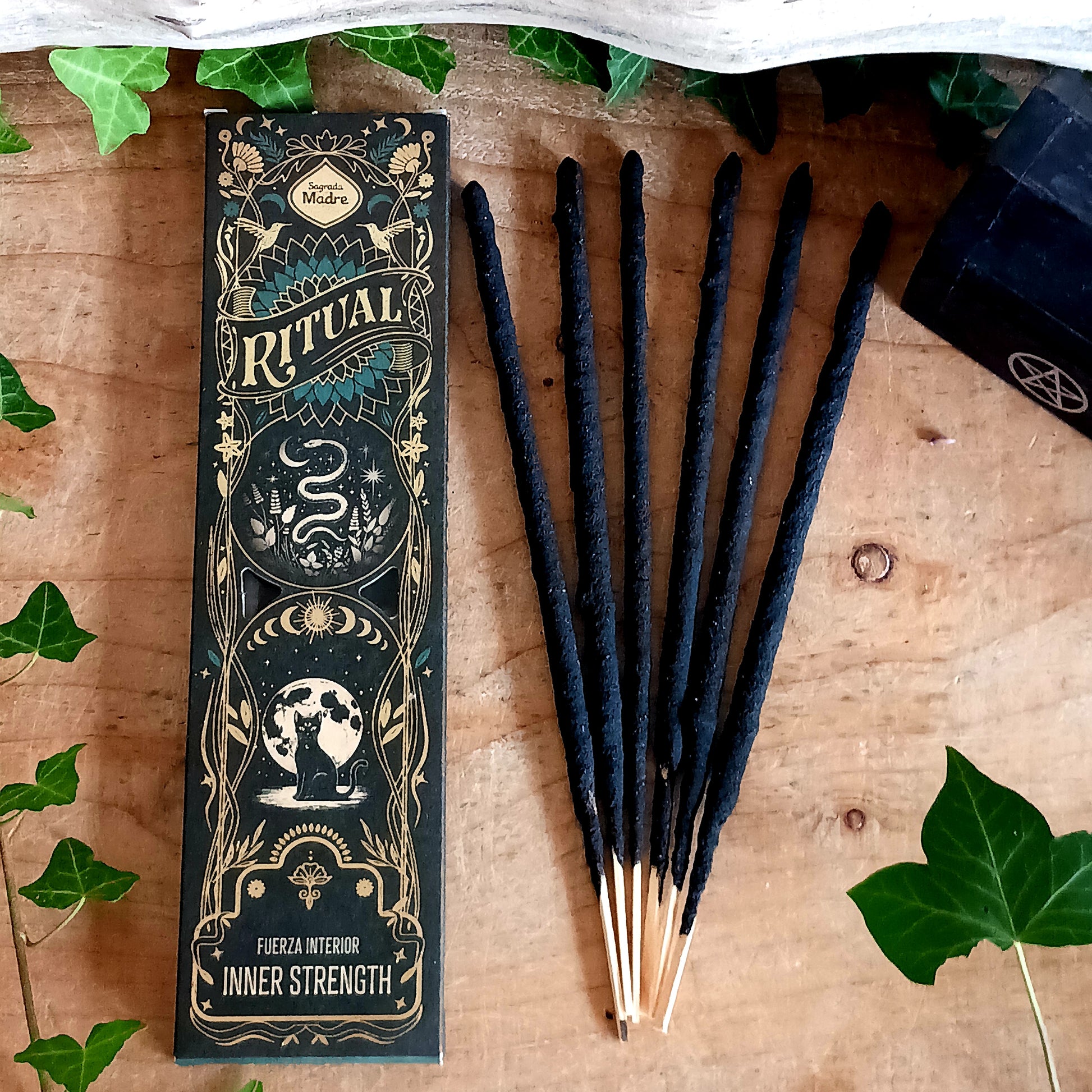 Support your journey of self-empowerment with Sagrada Madre Ritual Inner Strength incense. Handmade in Argentina, each 23 cm stick is crafted using aromatic concentrated oils, charcoal, salt, and a plant-based binder. This grounding blend is designed to help restore emotional balance and resilience.