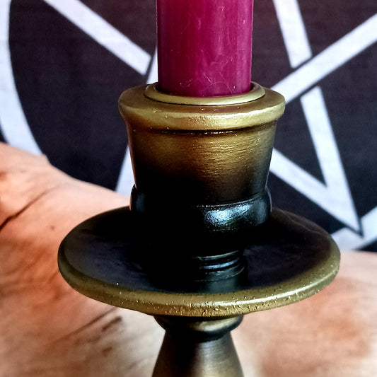 Add a touch of dark romance to your home with this Gothic Rose Garden Candlestick Holder, an ornate decorative piece inspired by forgotten gardens and timeless gothic elegance.