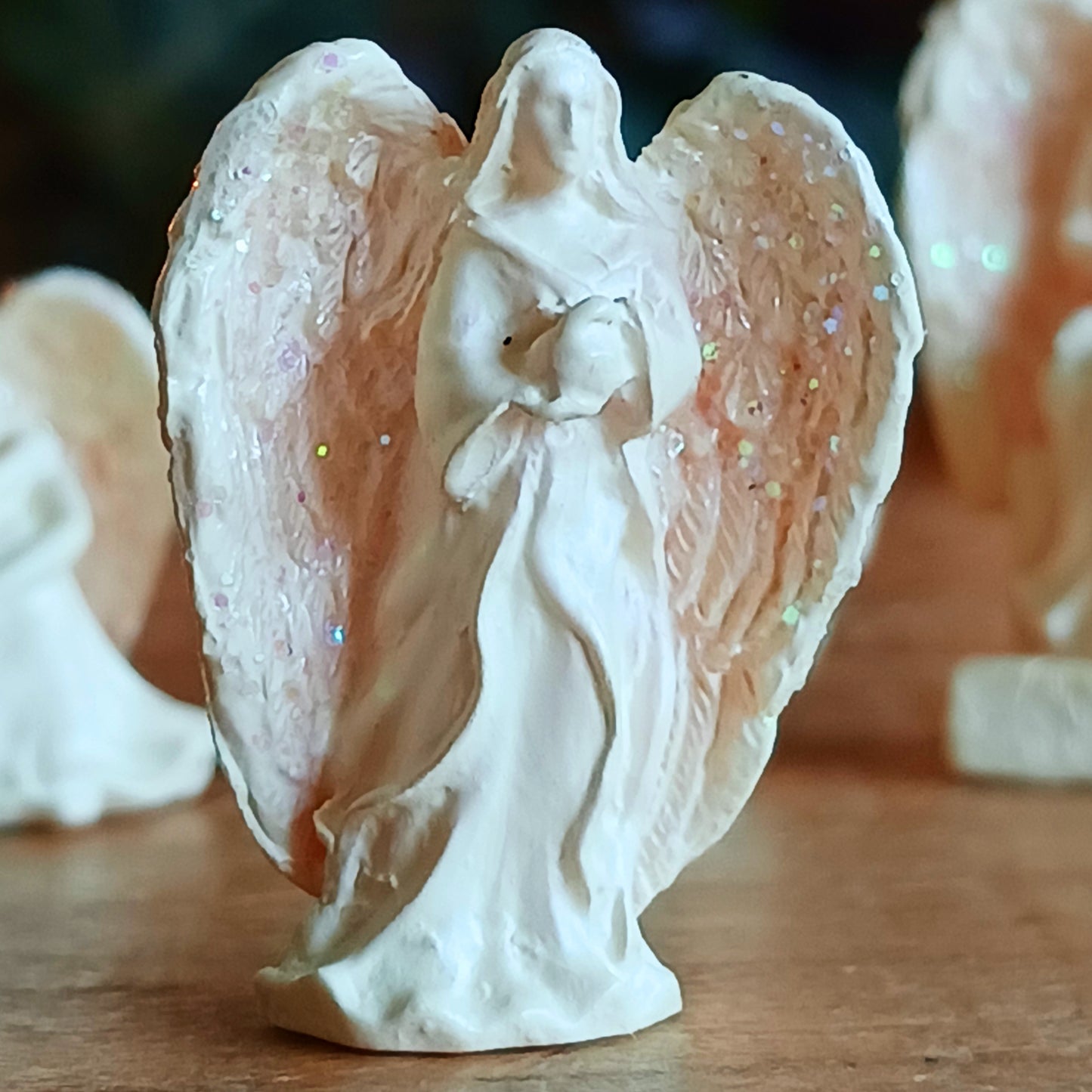 Carry a quiet reminder of hope and trust with the Tiny Amazing Angel – Faith. This beautifully detailed 2 cm pocket angel statue offers comfort and reassurance during life’s uncertain moments, reminding you to keep faith in your path and the guidance of unseen light.