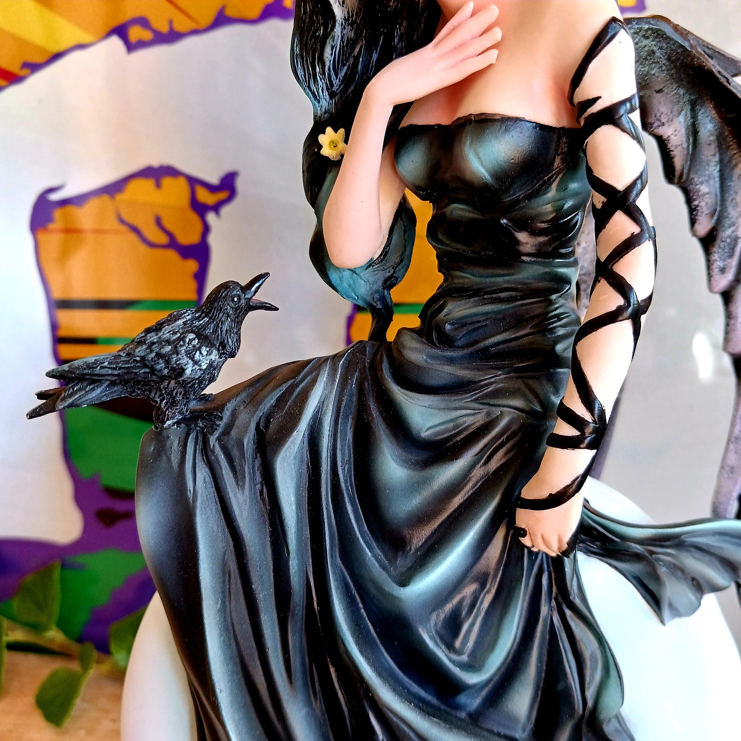 Step into a world of mystery and enchantment with this exquisite Fantasy figurine from Gothic brand Nemesis Now, inspired by the imagination of renowned artist and writer Nene Thomas.