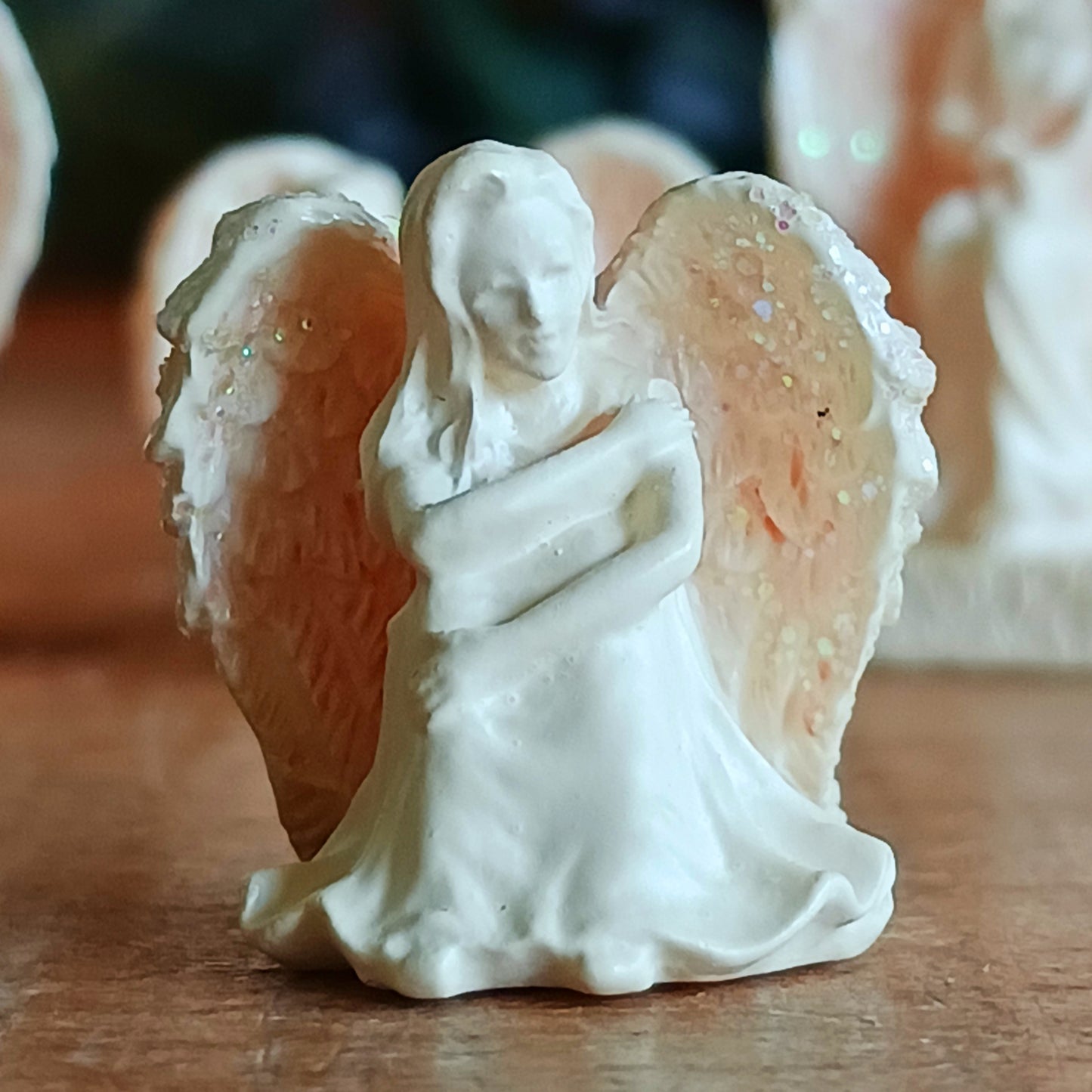 Hold a symbol of light and renewal in your hand with the Tiny Amazing Angel – Hope. This delicate 2 cm pocket angel statue reminds us that even in moments of darkness, hope endures and guides us gently toward brighter days.